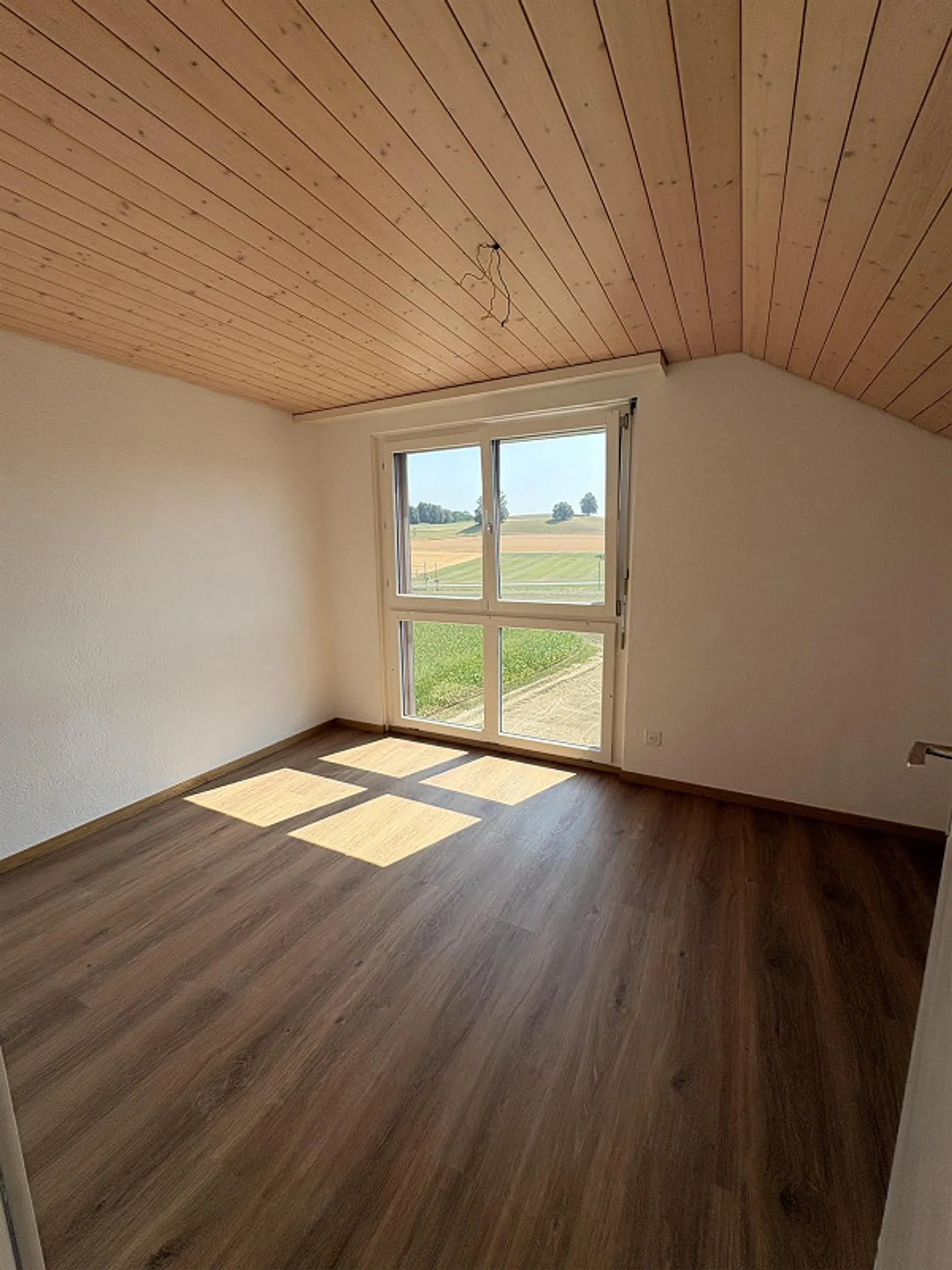 Charmante Dachwohnung mit Cheminée - Foto 13 von 24