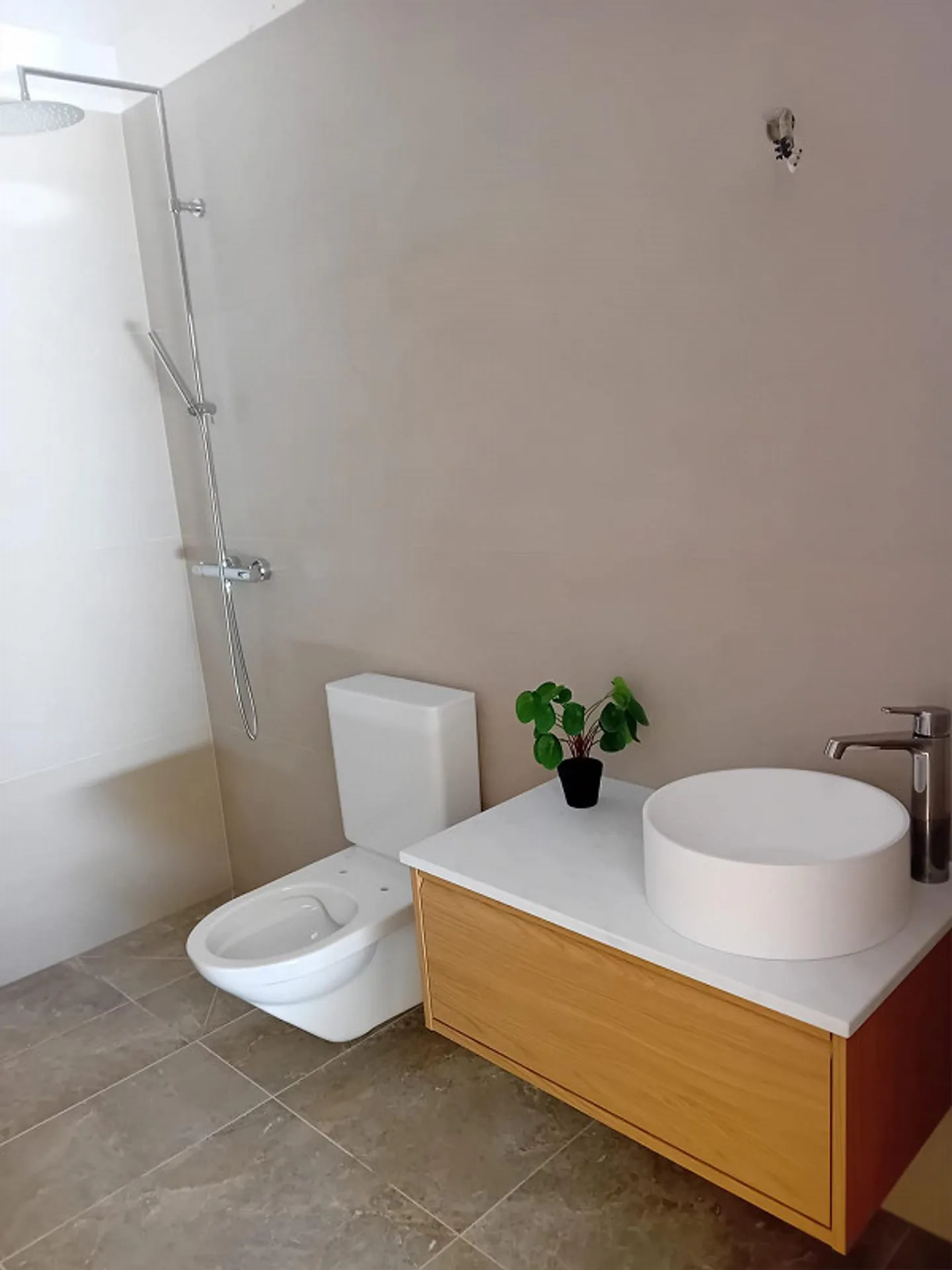 Ascona - Elegantes Studio-Apartment in Wohngegend - Foto 8 von 15