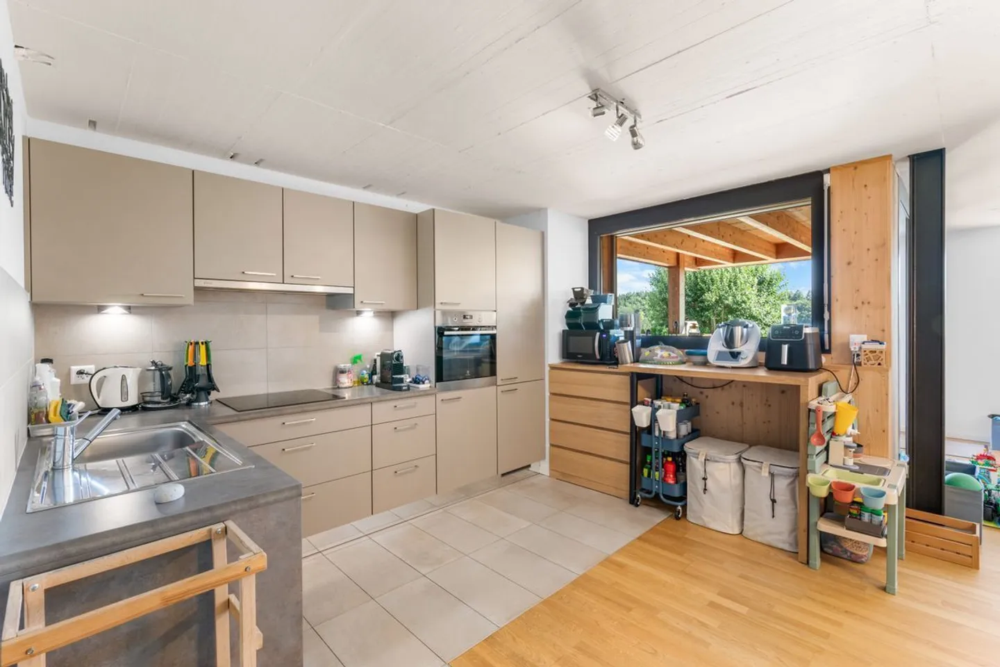 Charmant appartement 4,5 pièces - Photo 4 sur 13