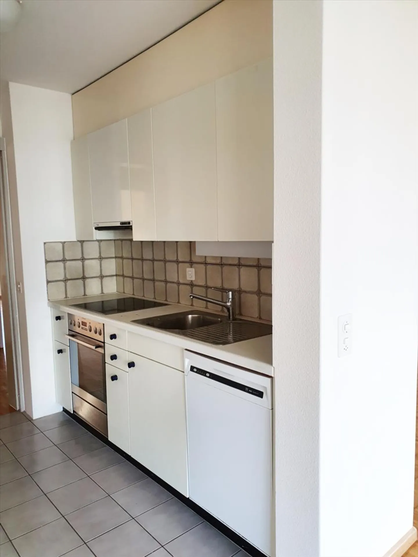 Family-friendly with a view of greenery - Photo 4 of 11