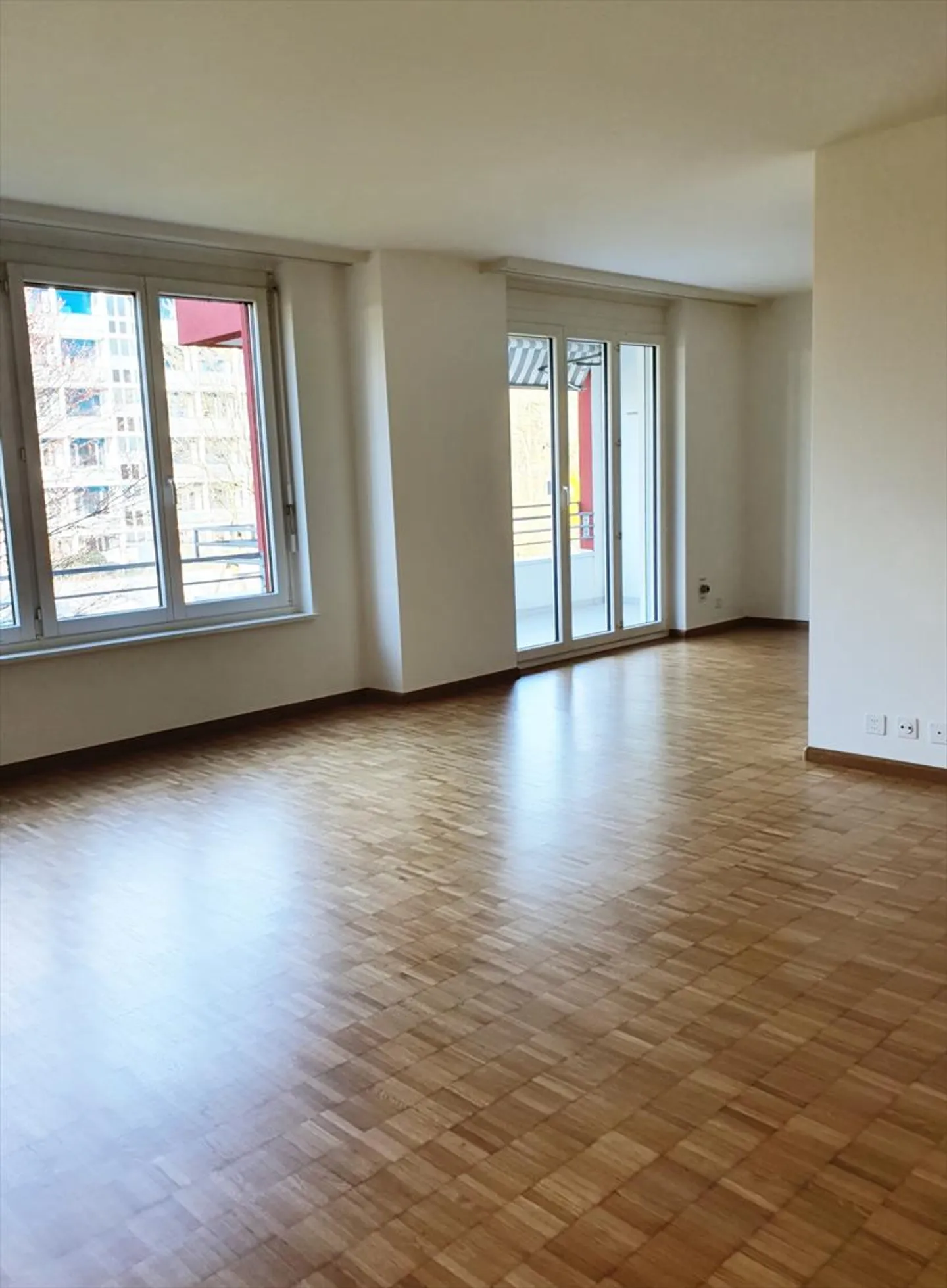 Family-friendly with a view of greenery - Photo 6 of 11