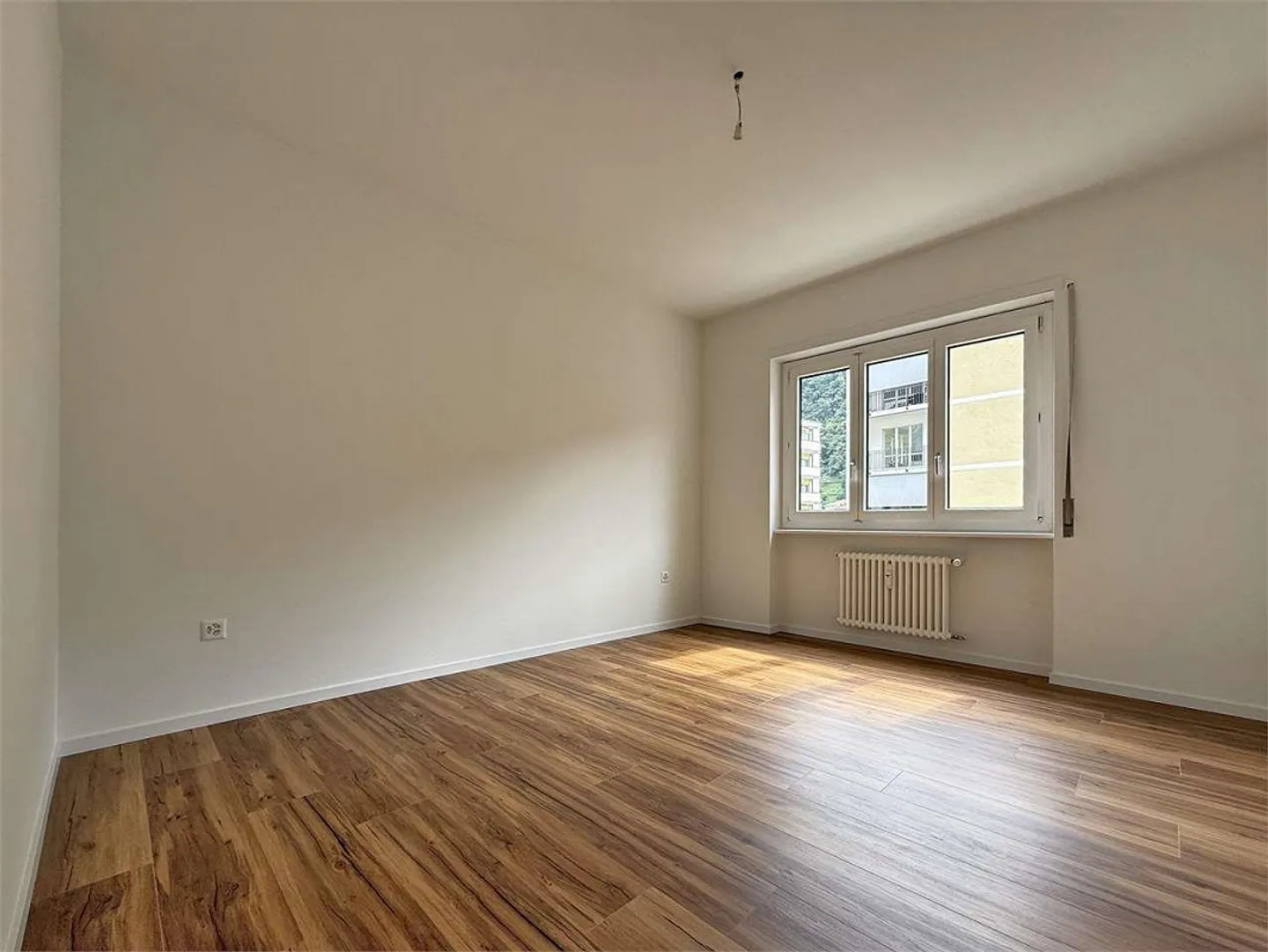 Appartement rénové de 4,5 pièces au centre de Bellinzone - Photo 4 sur 7