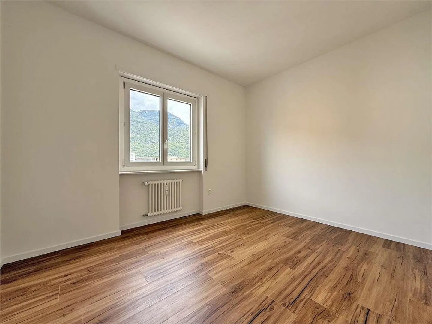 Appartement rénové de 4,5 pièces au centre de Bellinzone - Photo 5 sur 7