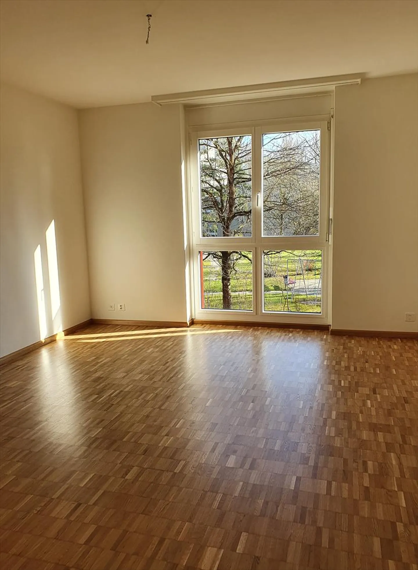 Family-friendly with a view of greenery - Photo 8 of 11