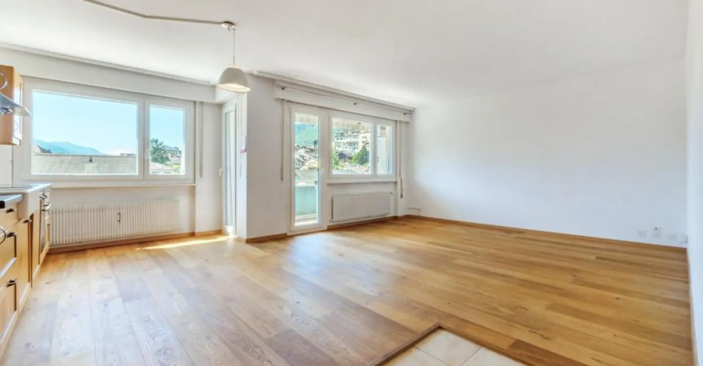 Bright 4.5 rooms ideally located with garage box - Photo 2 of 11