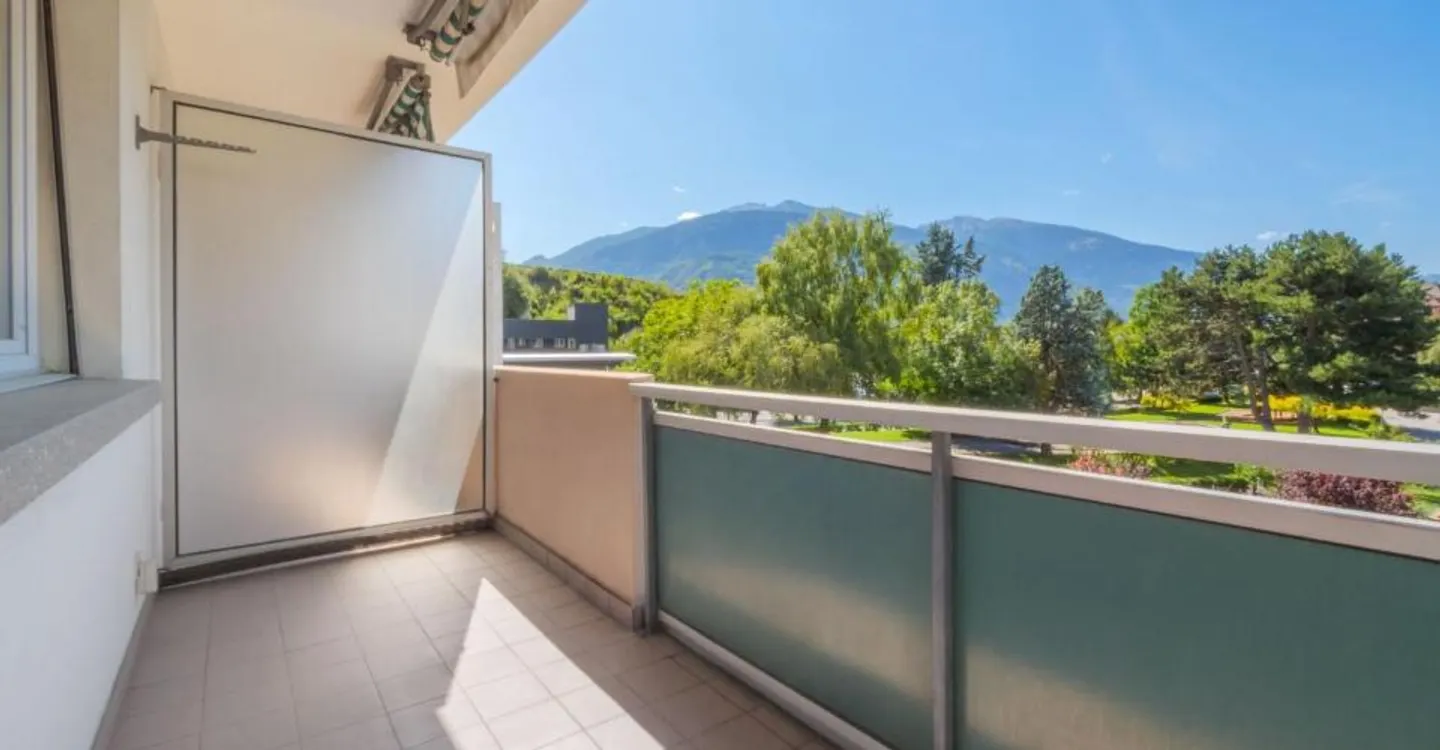 Bright 4.5 rooms ideally located with garage box - Photo 5 of 11
