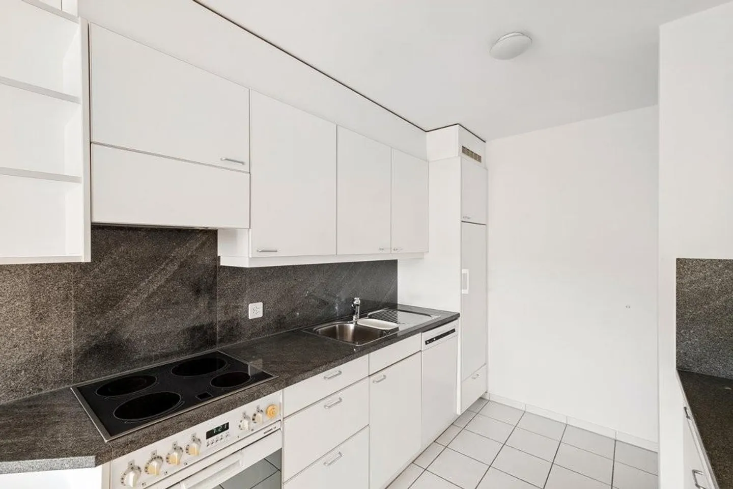 Dreamlike apartment in the heart of Zofingen - Photo 2 of 6