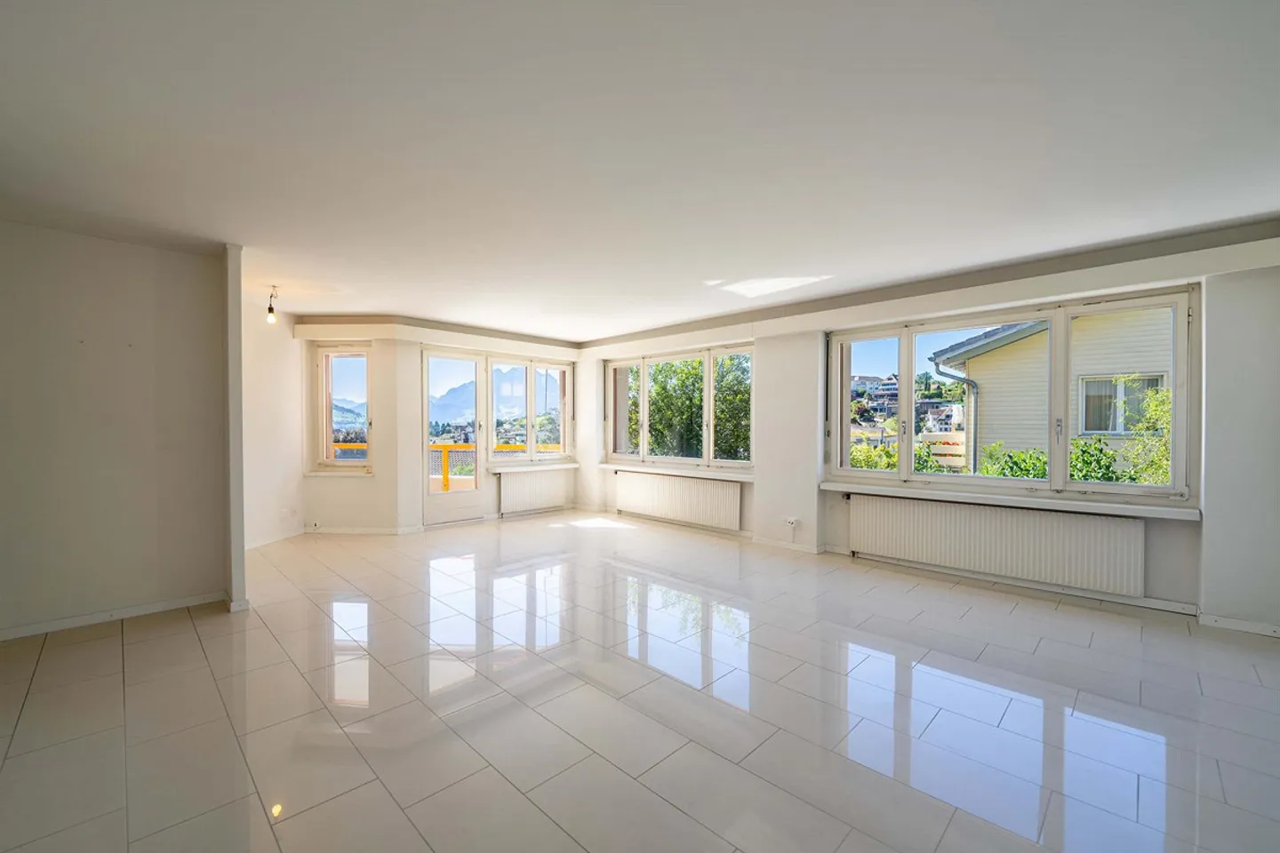 Appartamento attraente di 4,5 stanze con vista lago - Foto 2 di 6