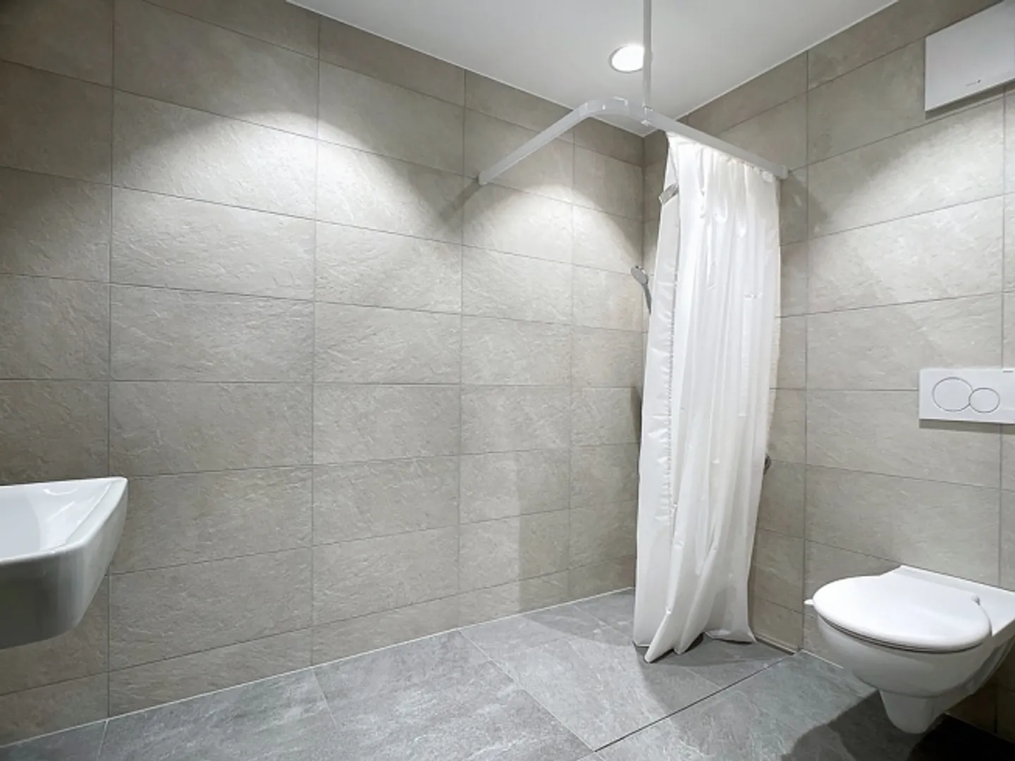 Appartement à colombages de 2,5 pièces avec balcon - Photo 3 sur 10