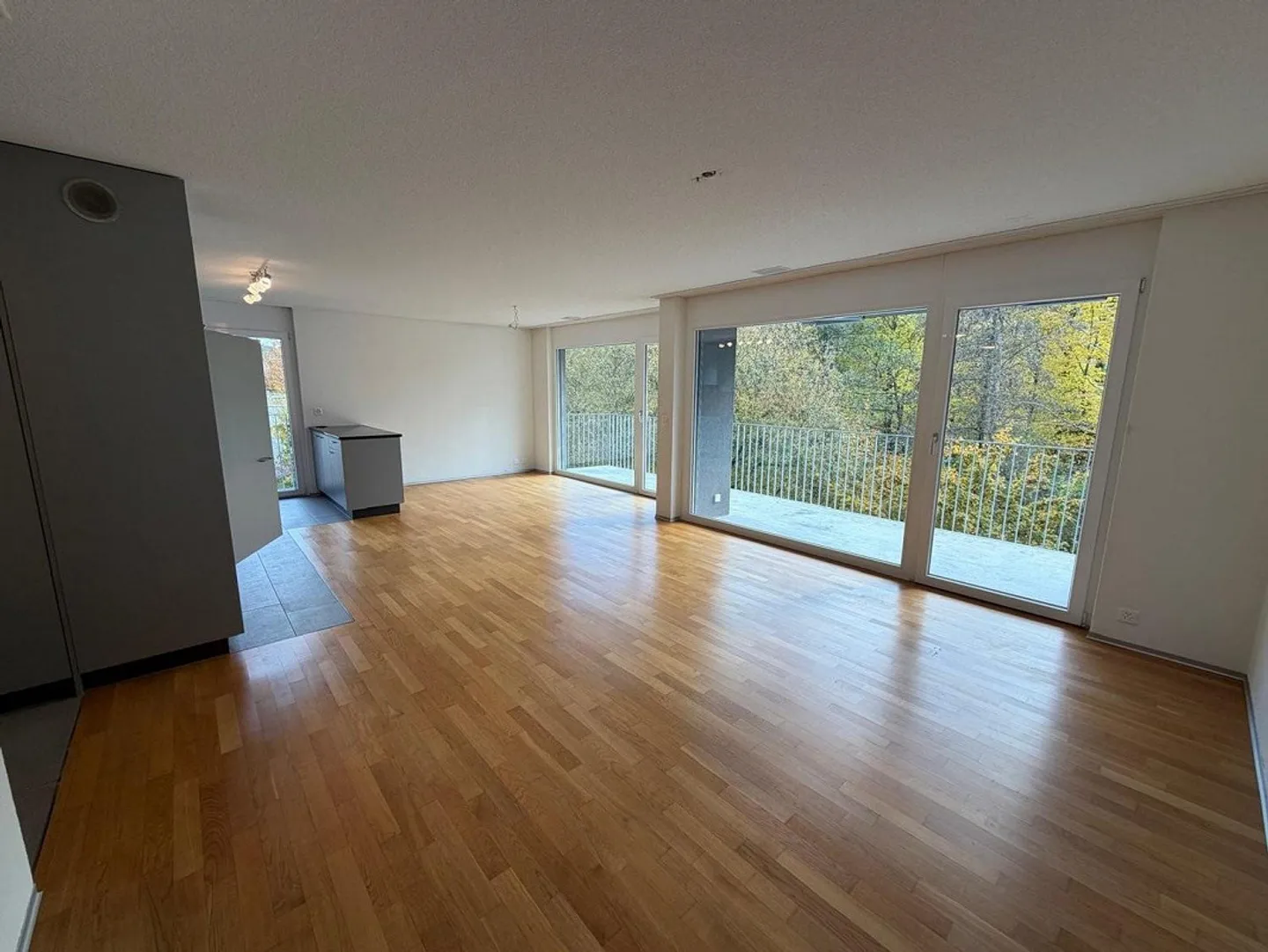 Modern Living in Ittigen - Photo 5 of 11