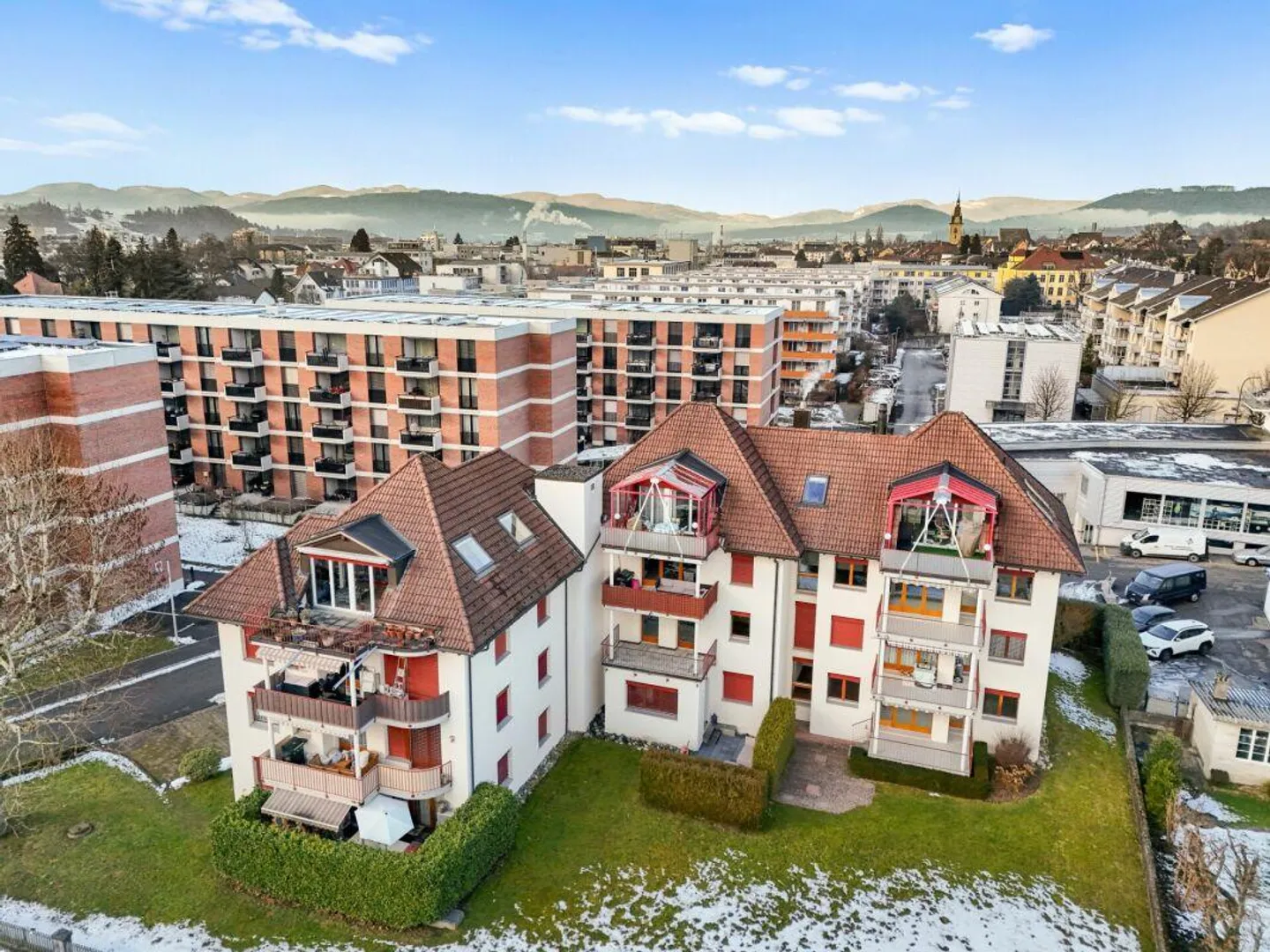 Well-maintained 4 ½-room penthouse in a quiet location with a distant view - Photo 15 of 15