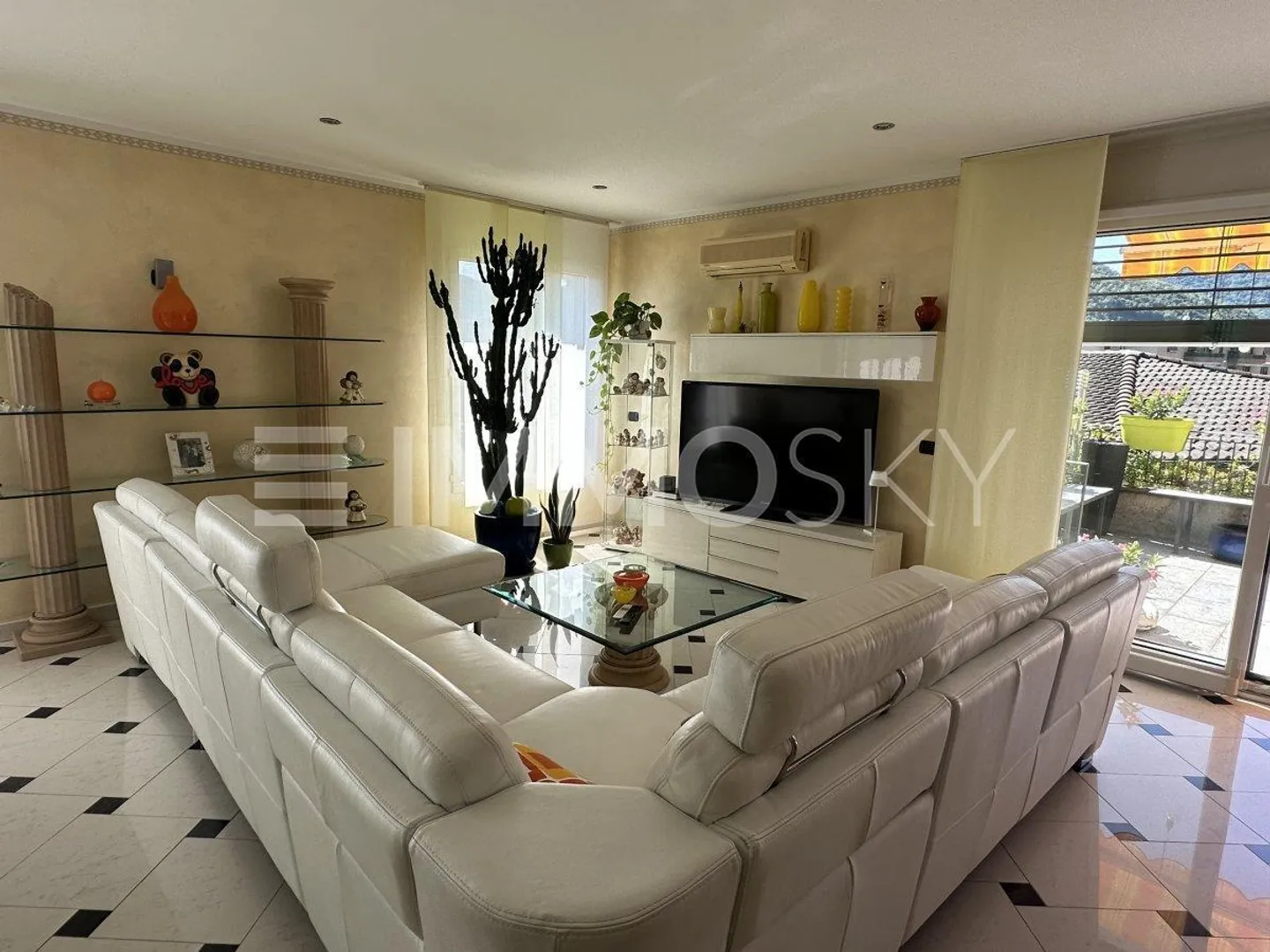 Charming solution awaits you - Photo 3 of 5