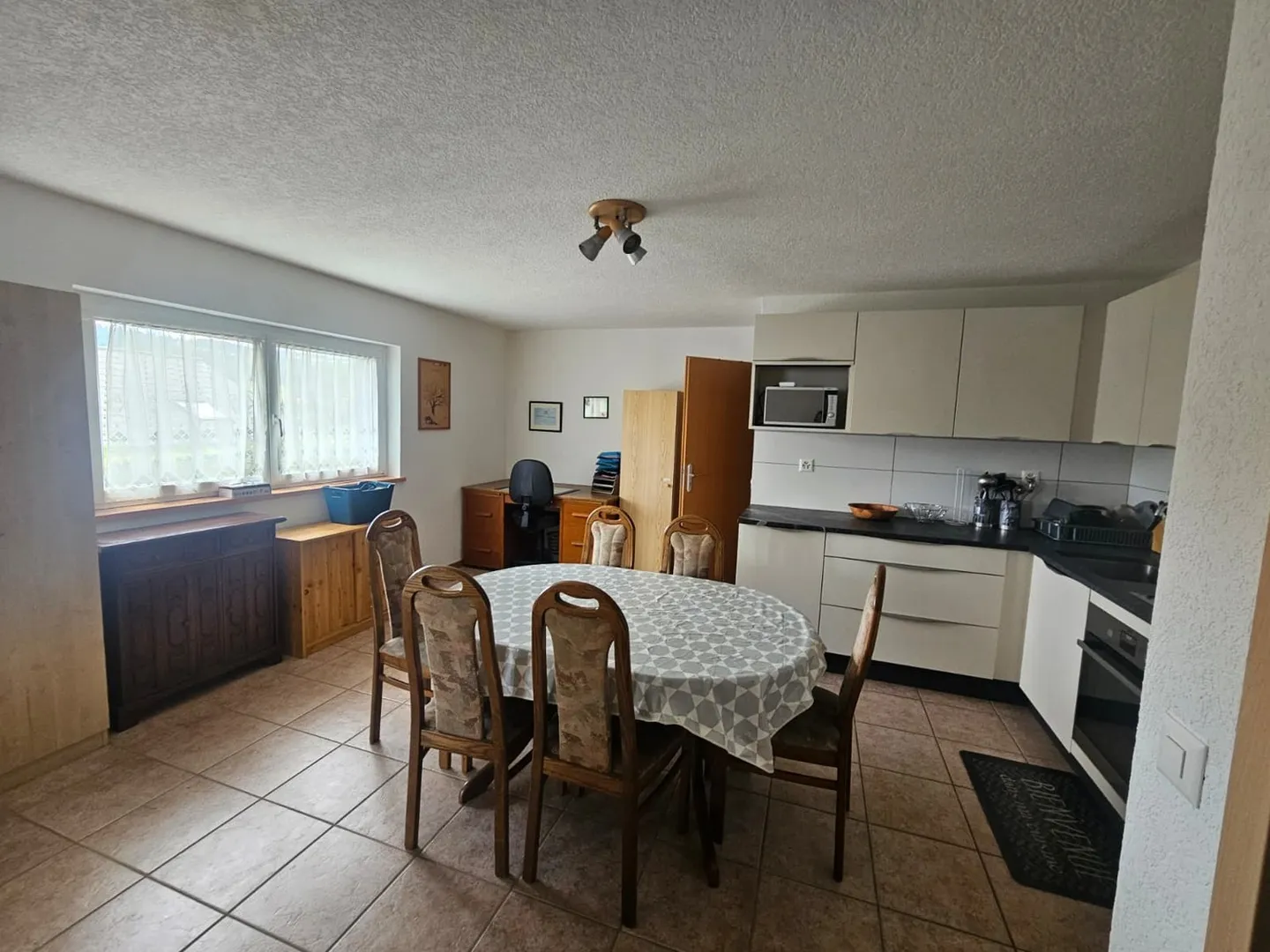 2.5 Room Furnished Apartment with Terrace and Free View + Parking - Photo 5 of 11