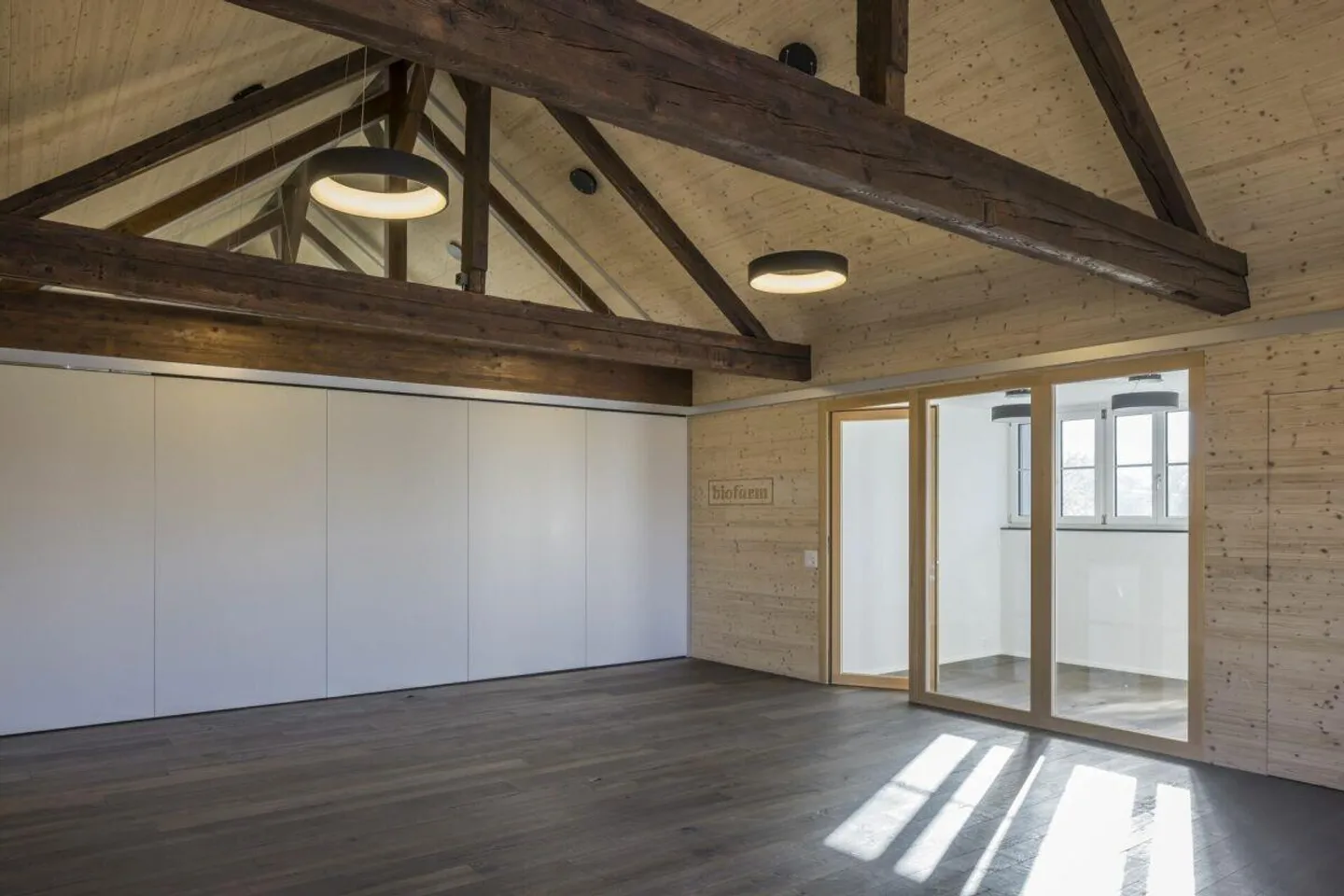 Commercial property with great potential for your plans - Photo 9 of 14