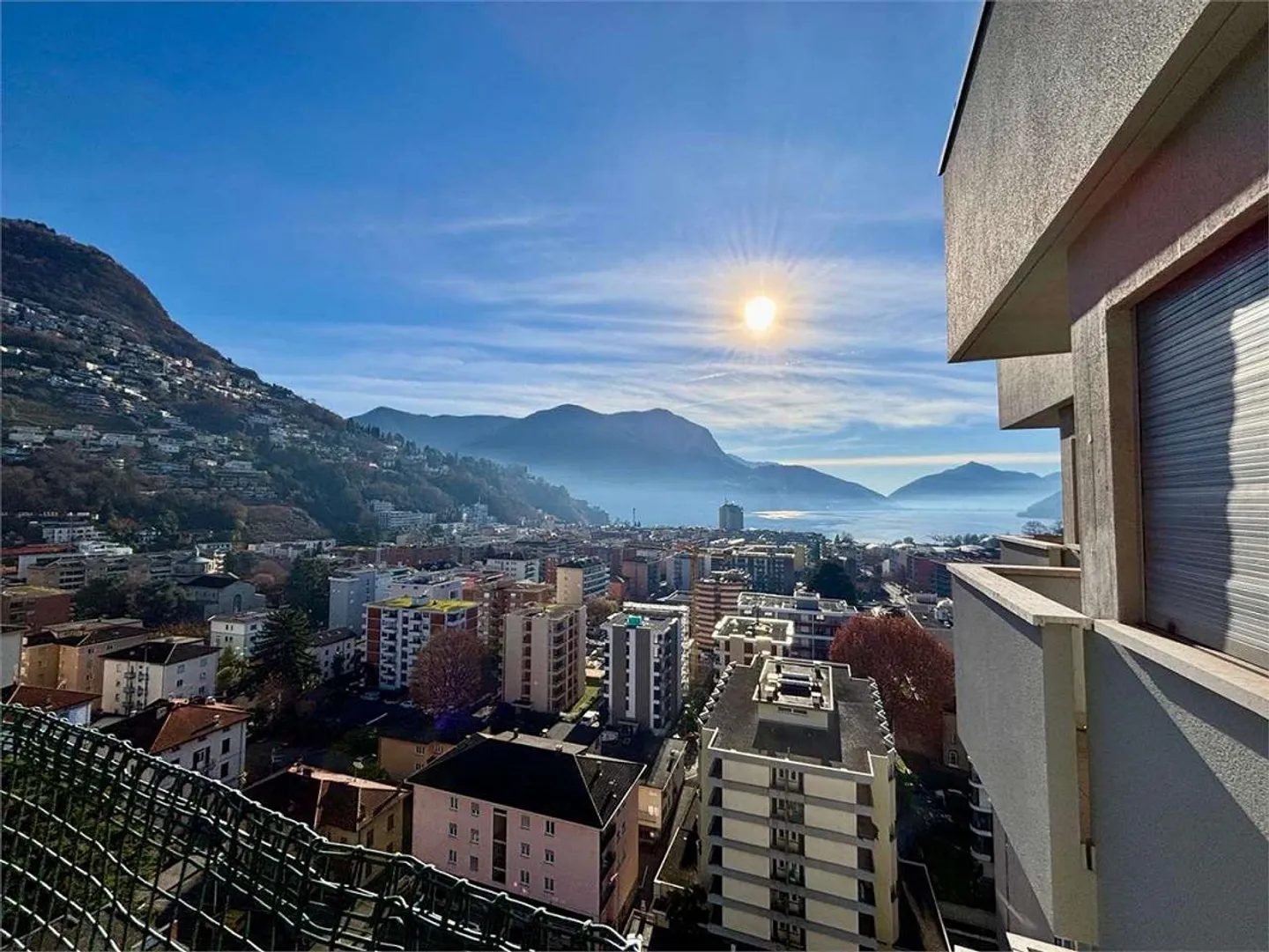 Elegant 2-room apartment on the top floor with stunning view - Photo 10 of 13