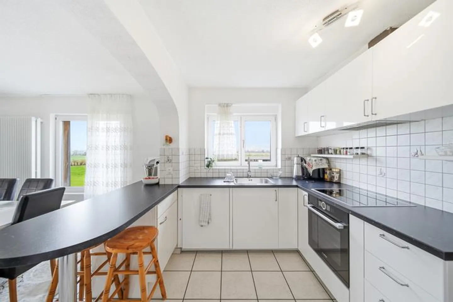 Versatile Mixed-Use Property - Photo 3 of 8