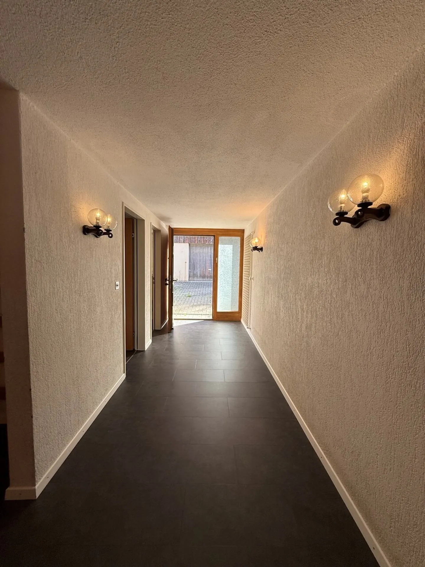 Charmante maison individuelle avec grand jardin et beaucoup de potentiel - Photo 6 sur 13