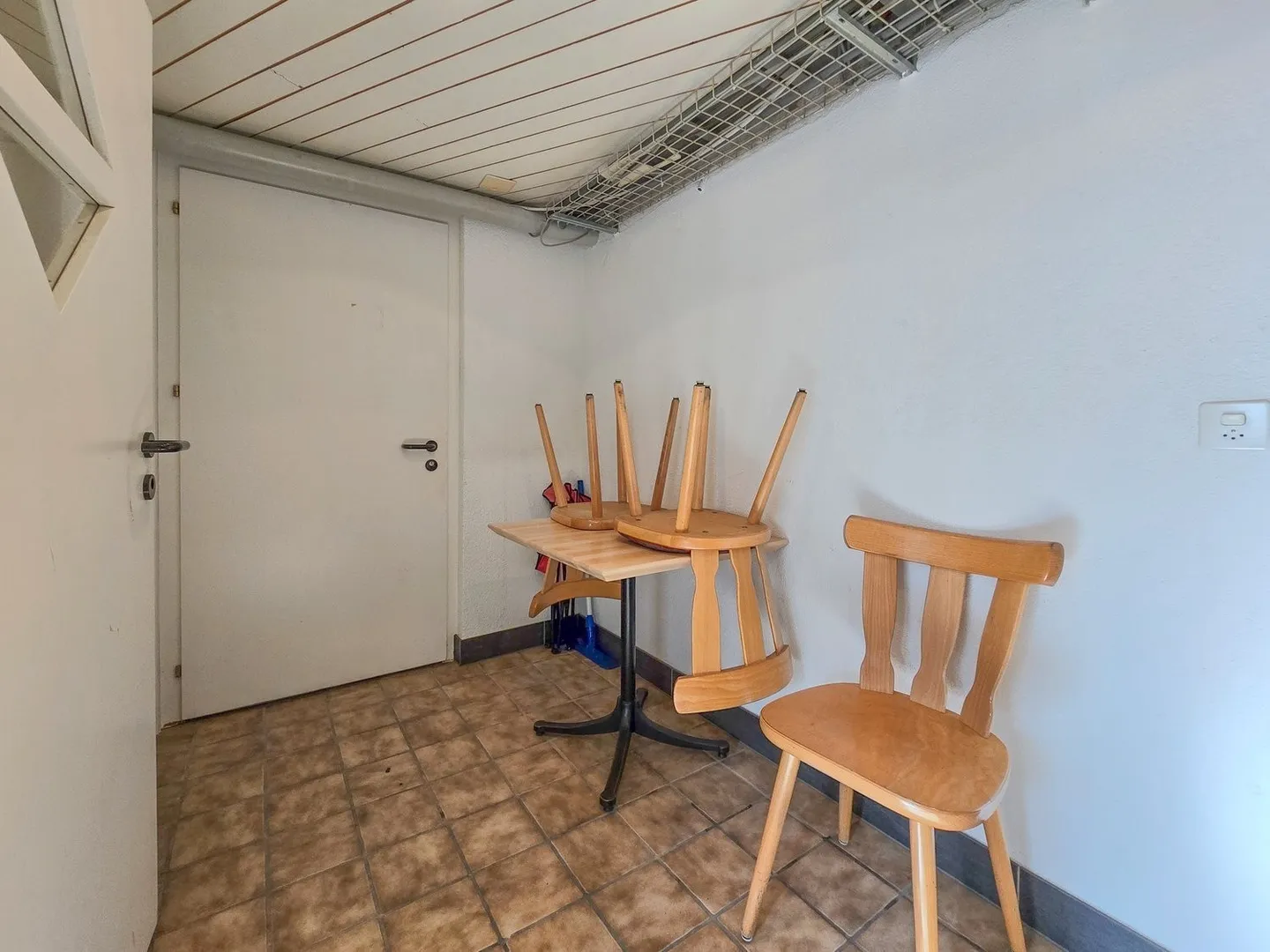Espace commercial sur Dorfstrasse à Frutigen – disponible à la location à partir de juillet 2026 - Photo 2 sur 5
