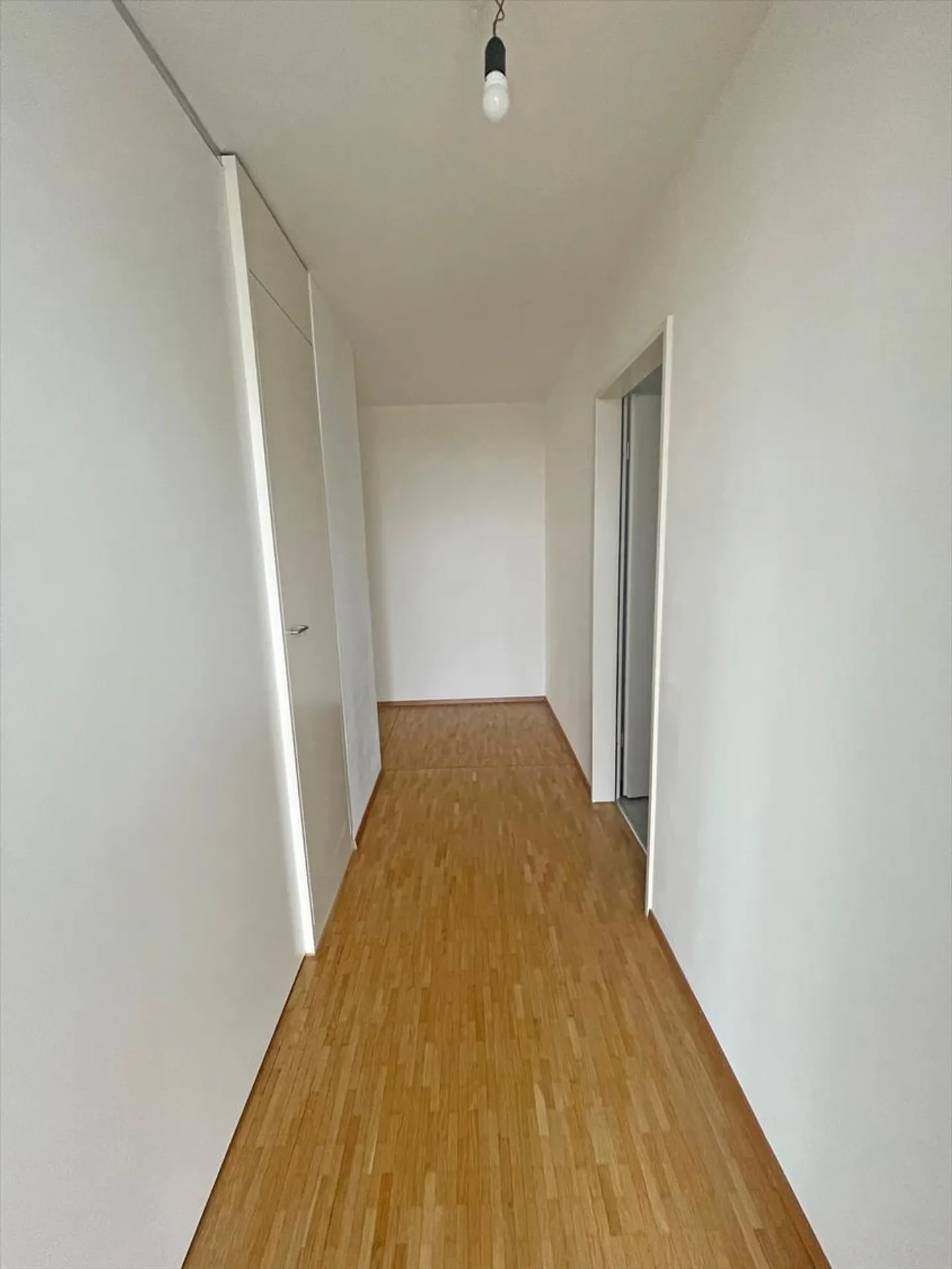 Beautiful apartment in a central location! - Photo 2 of 5