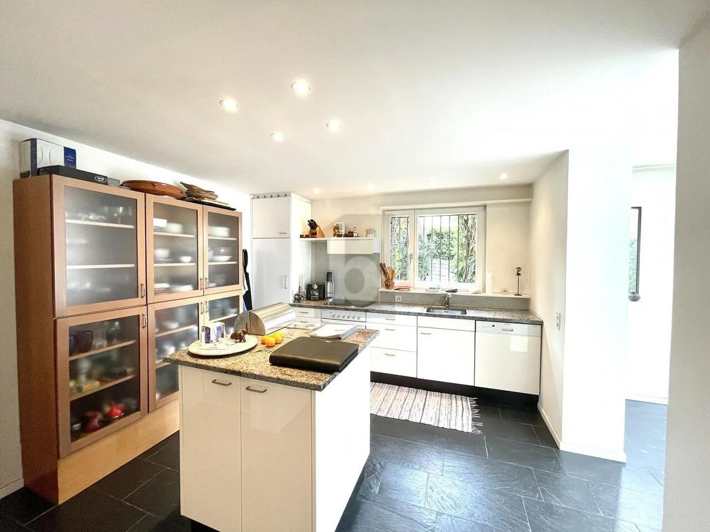 Einfamilien- oder Zweifamilienhaus mit Garten - Foto 2 von 6