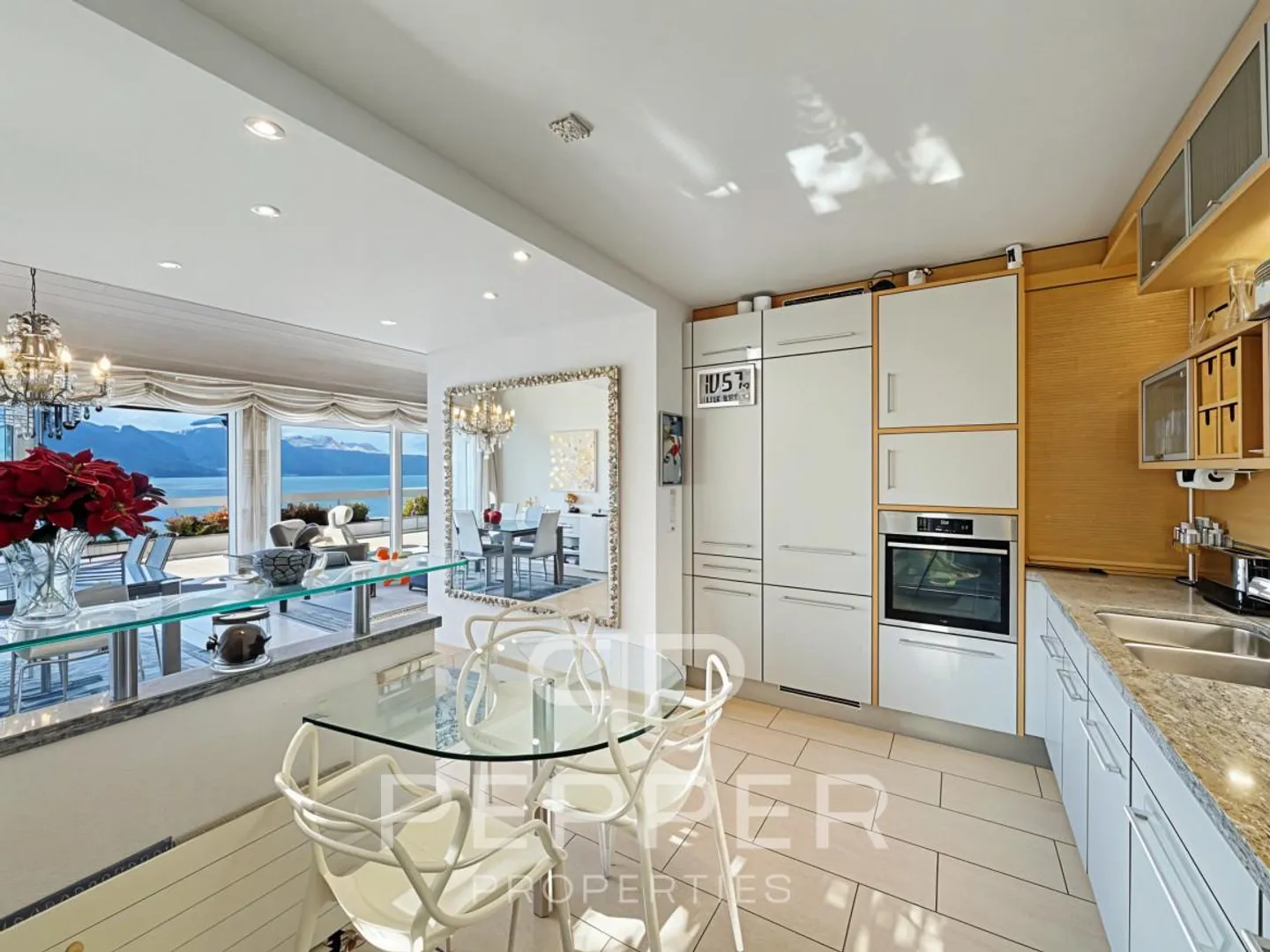 Raro duplex attico con vista panoramica sul Lago di Ginevra e le Alpi - Foto 3 di 13