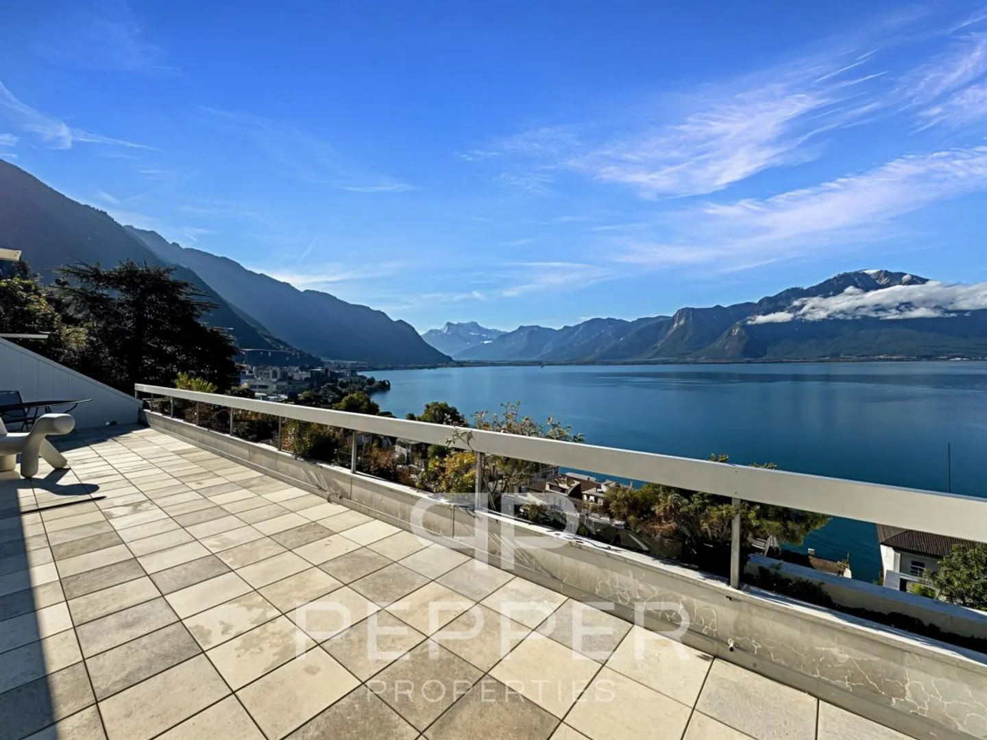 Raro duplex attico con vista panoramica sul Lago di Ginevra e le Alpi - Foto 7 di 13
