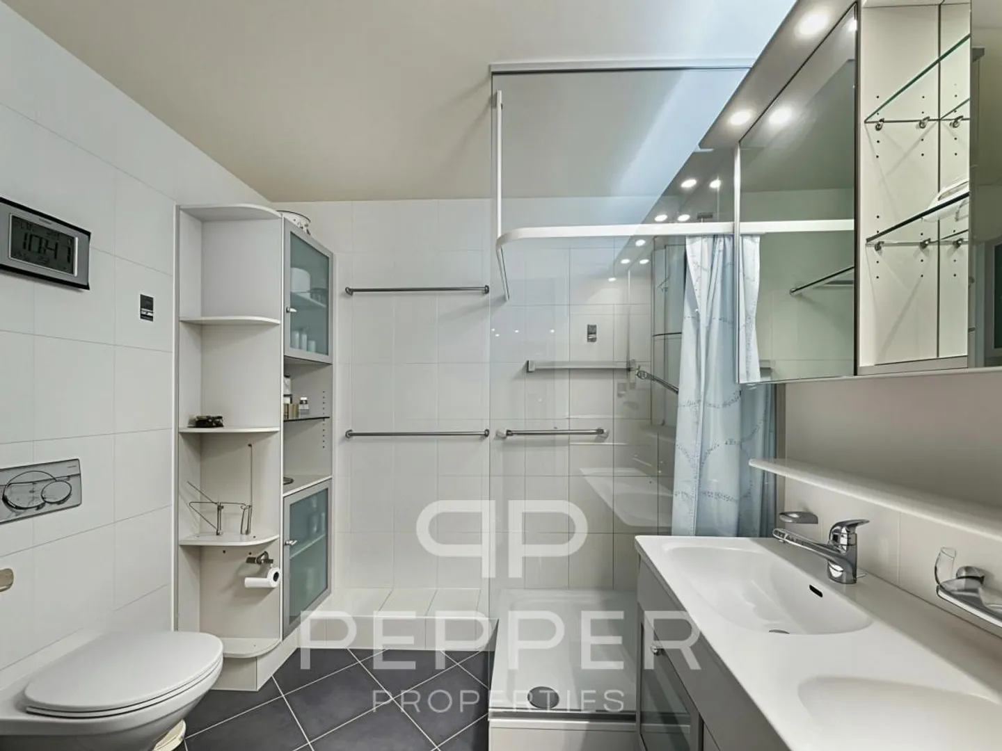 Raro duplex attico con vista panoramica sul Lago di Ginevra e le Alpi - Foto 10 di 13