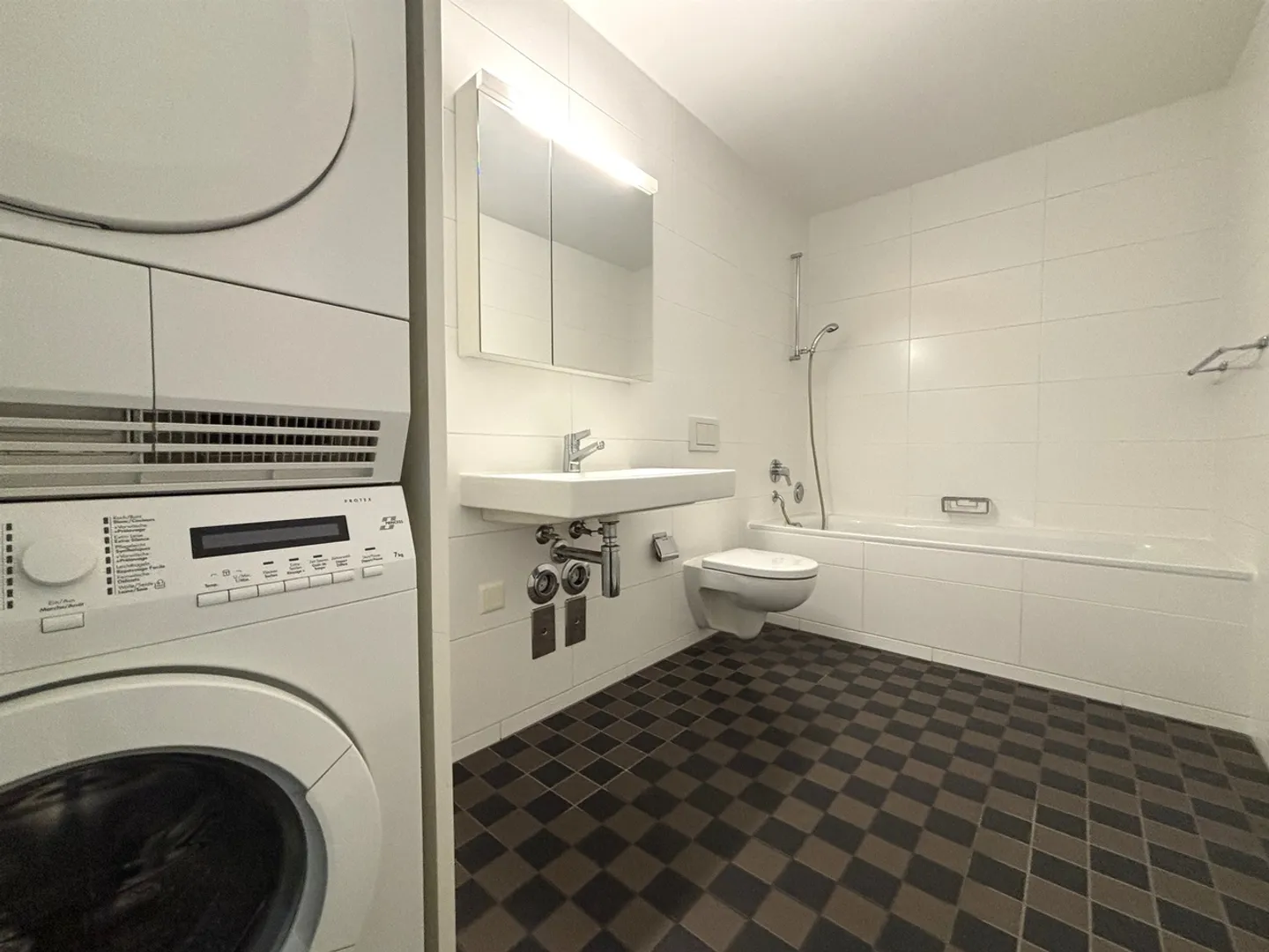 Urban Living in the Heart of Vibrant District 5 - Photo 7 of 8