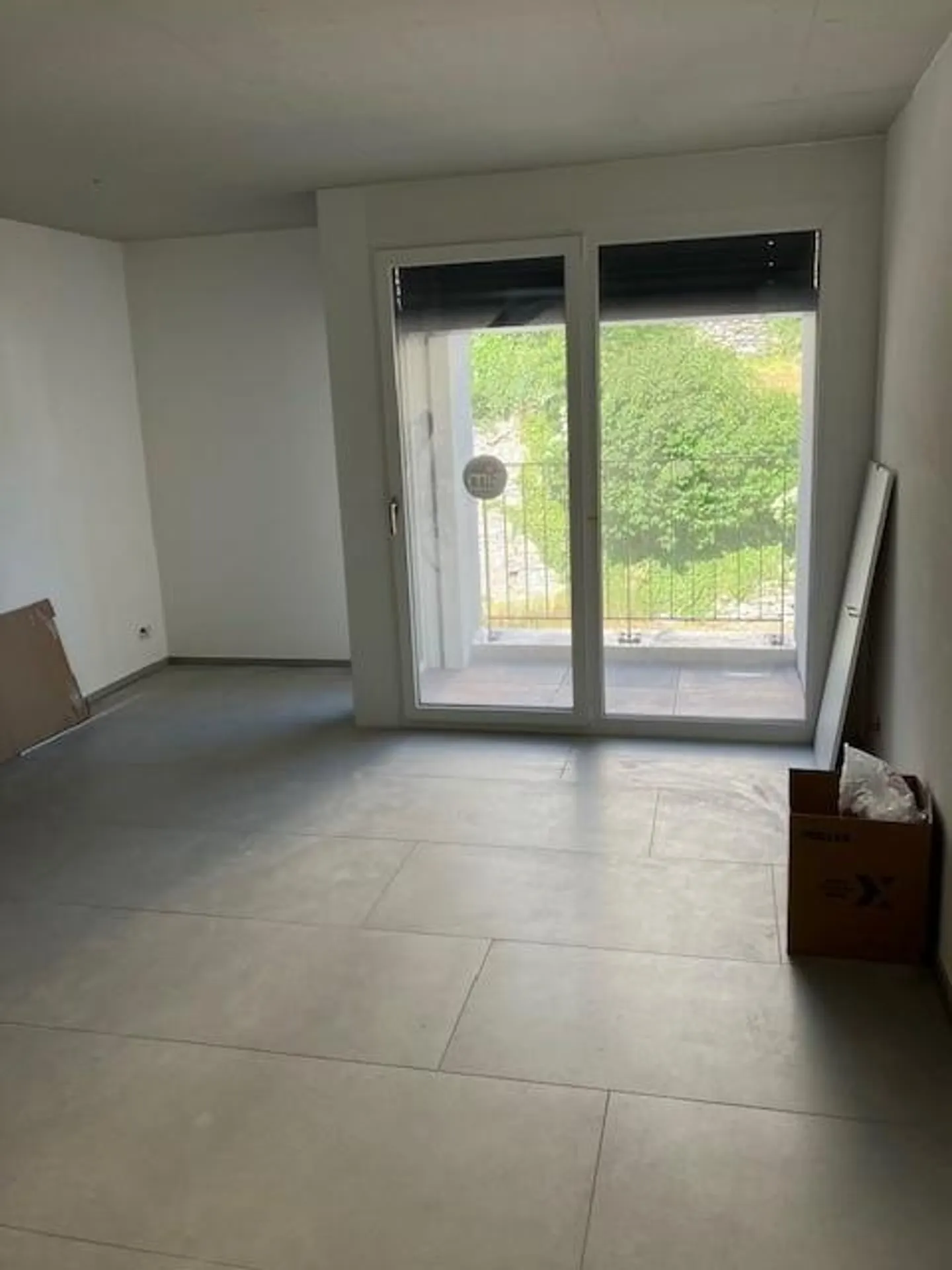 New large 1-room apartment - Photo 3 of 8
