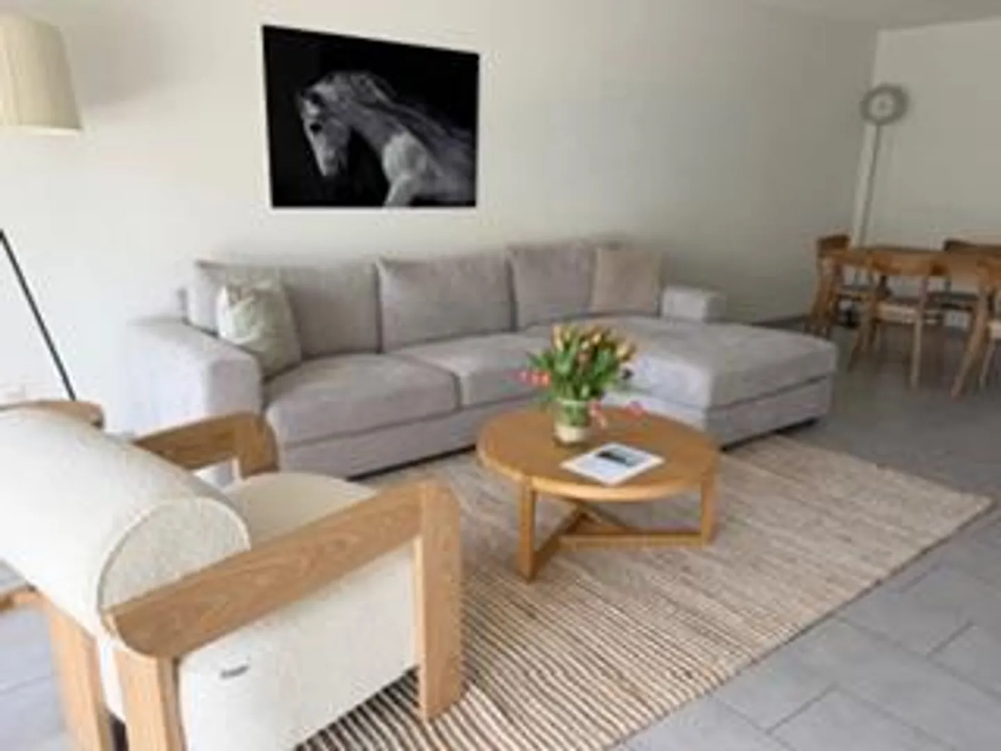 Moderno appartamento di 4 1/2 stanze con posto auto a Bonstetten - Foto 3 di 10