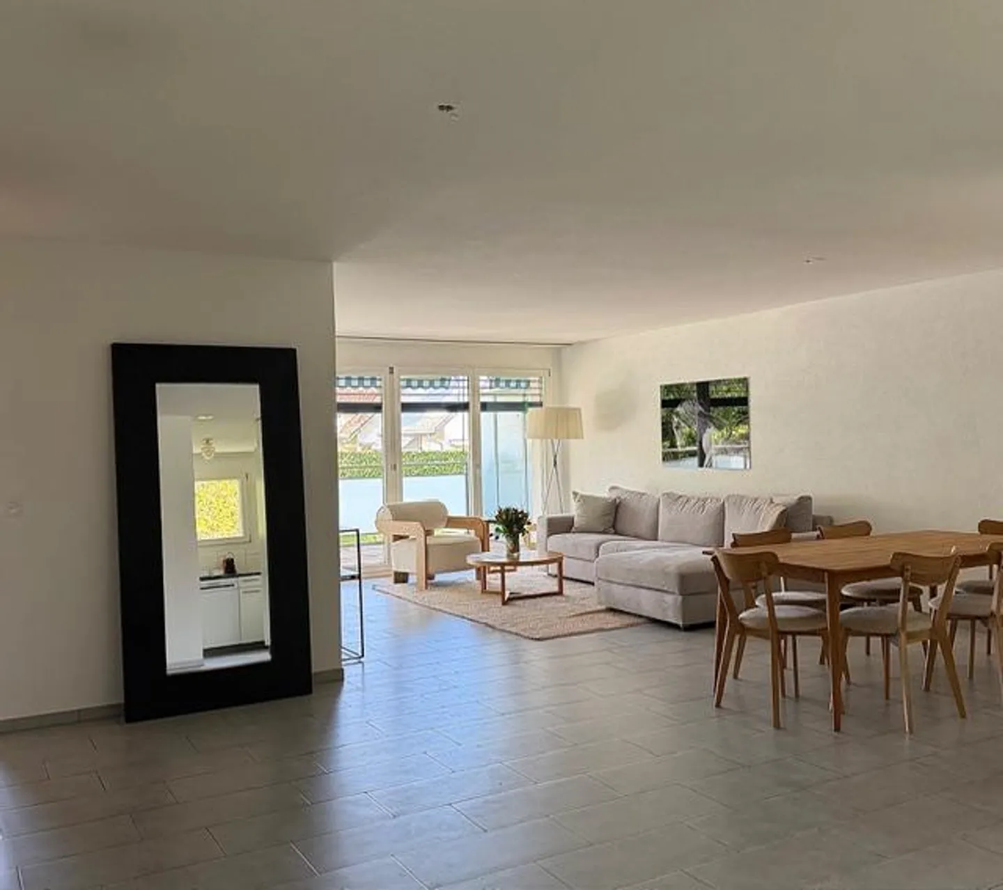 Moderno appartamento di 4 1/2 stanze con posto auto a Bonstetten - Foto 5 di 10