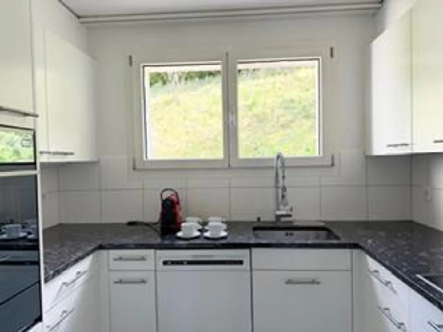 Moderno appartamento di 4 1/2 stanze con posto auto a Bonstetten - Foto 6 di 10