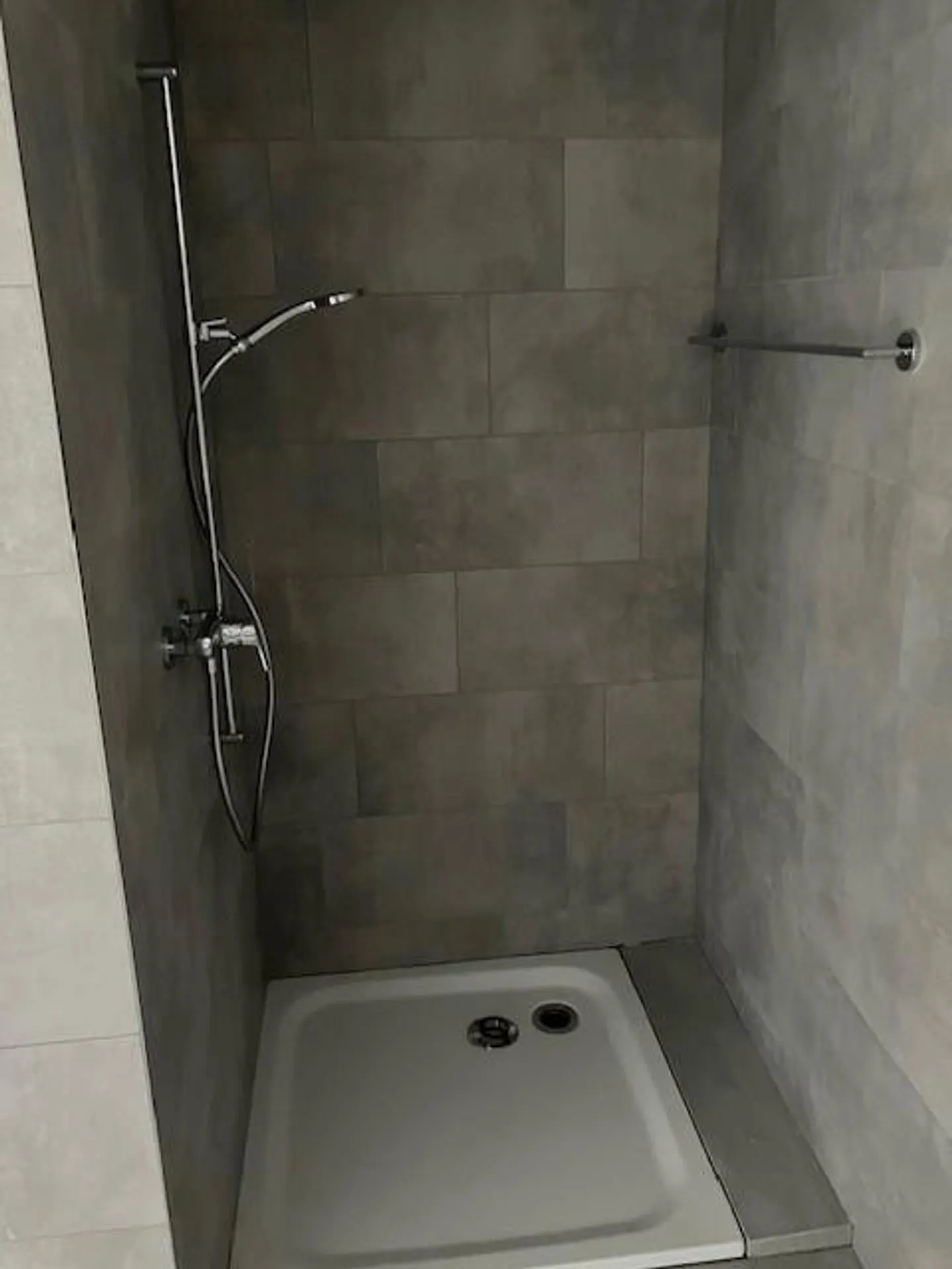 New large 1-room apartment - Photo 7 of 8