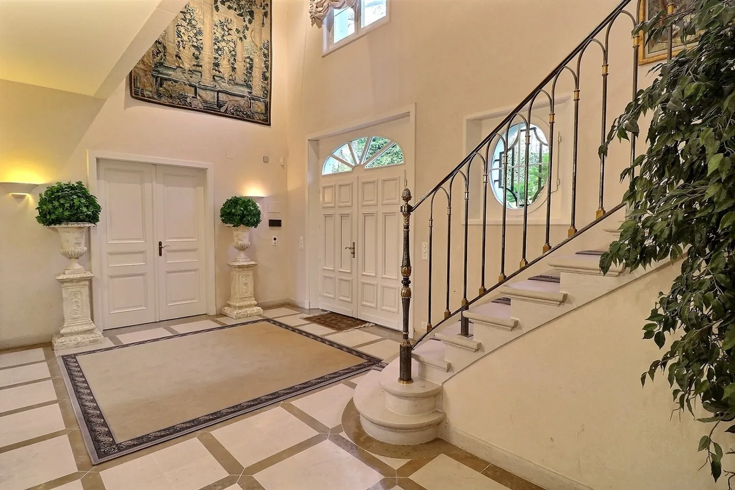 Bellissima proprietà padronale in una zona ricercata di Losanna. - Foto 2 di 13