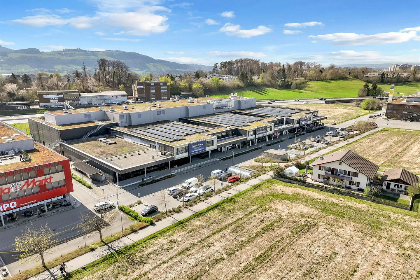 Marché de détail / Showroom au 1er étage avec livraison au rez-de-chaussée - Gümligenfeld - Photo 2 sur 9