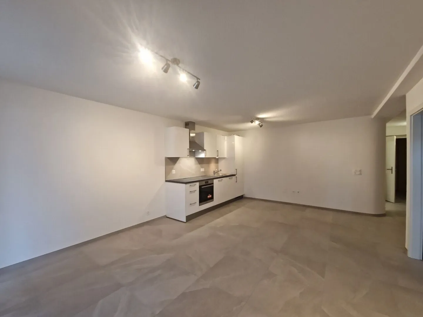 Charmantes Appartement im Dorf - Foto 2 von 6