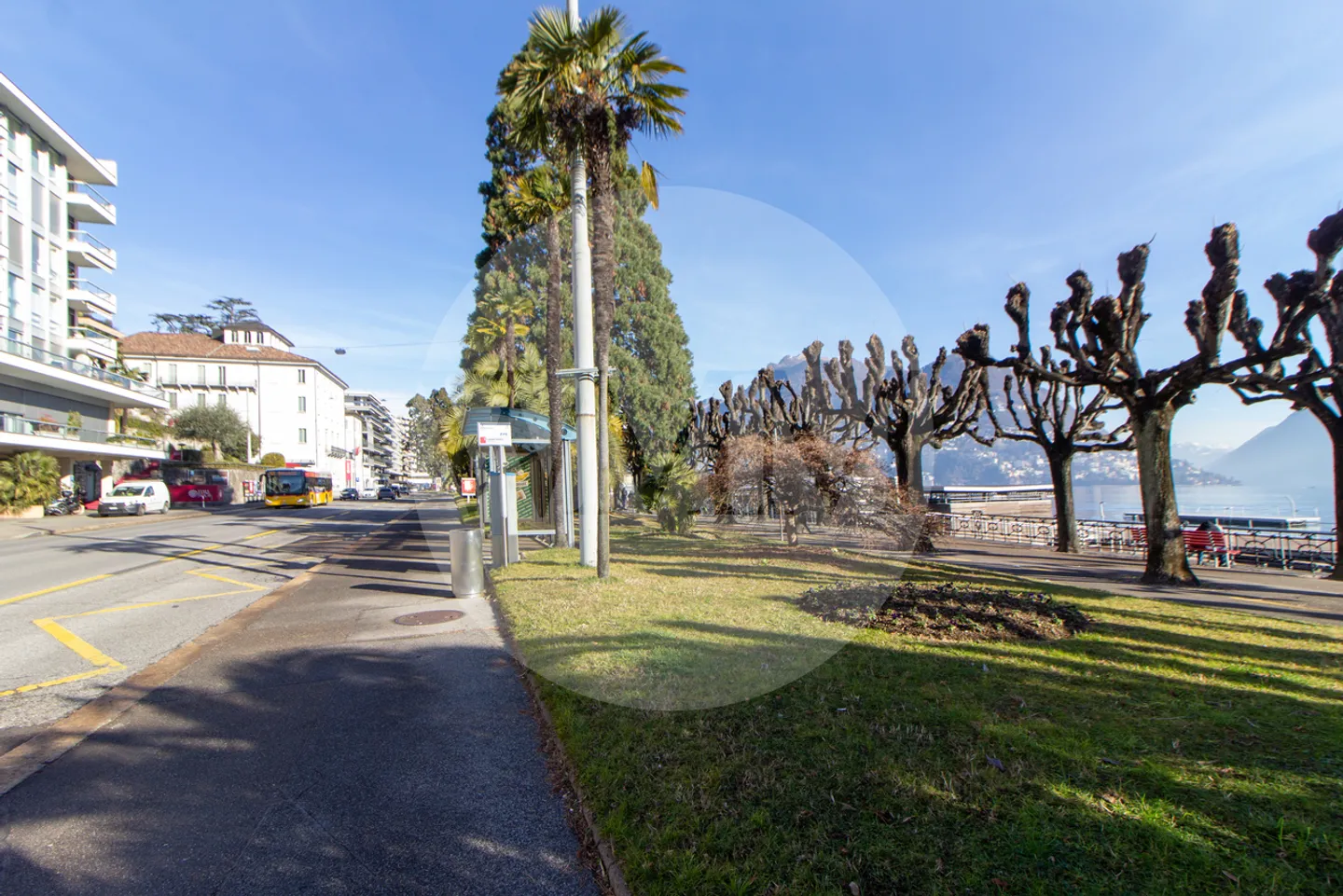 Modern 3.5-Room Apartment with Lake View - Photo 8 of 8