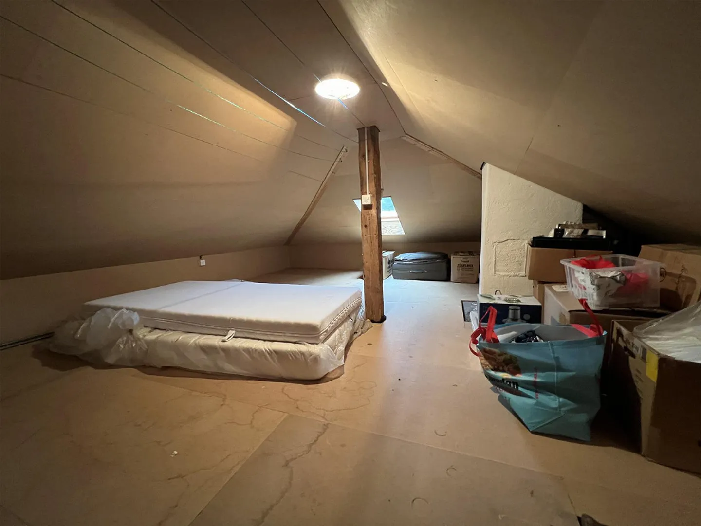 Accogliente appartamento mansardato di 2 1/2 stanze a Mellingen incluso una stanza mansardata - Foto 7 di 11