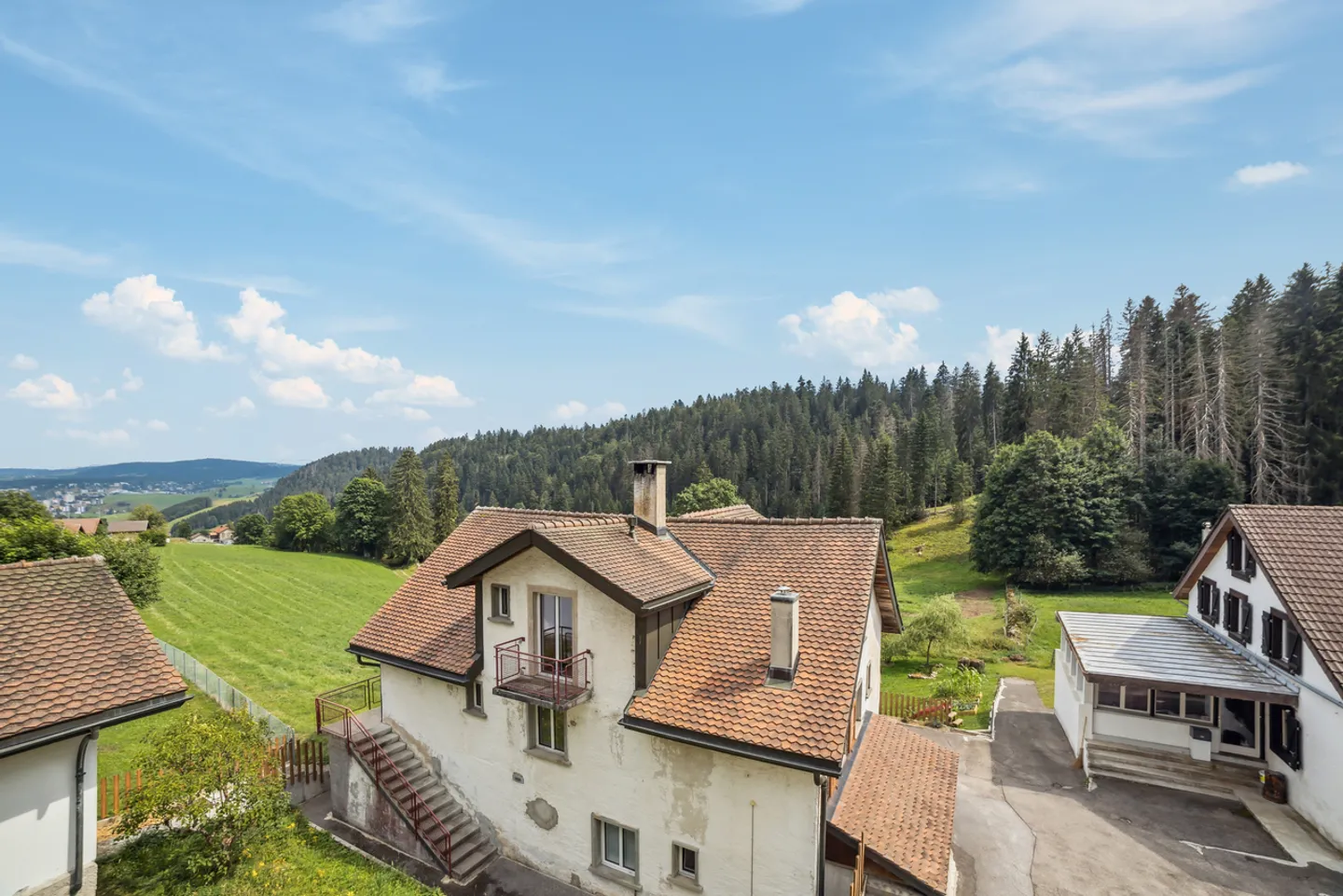 Casa unifamiliare in un ambiente verde! - Foto 3 di 11