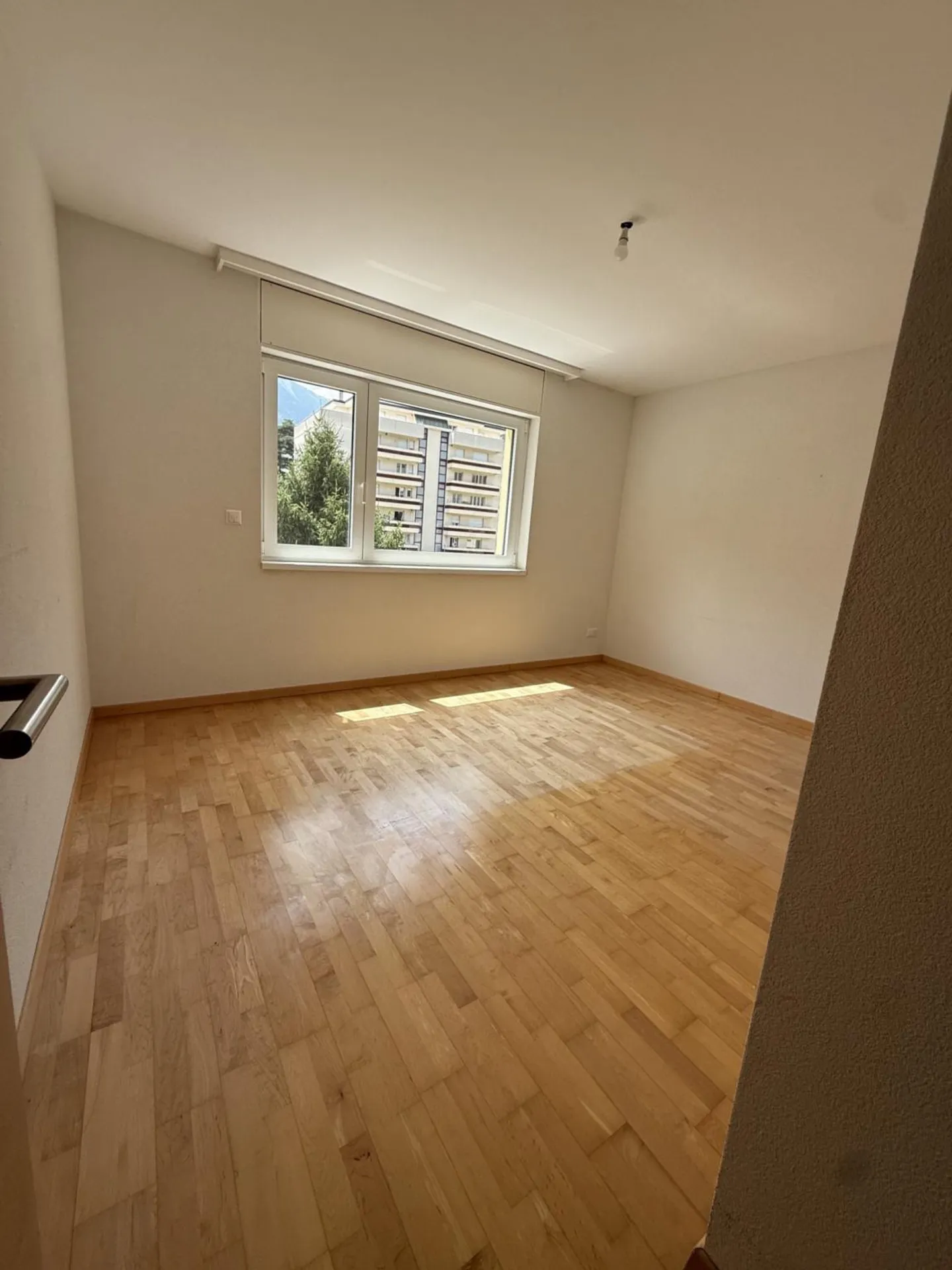 Appartamento spazioso con balcone - Foto 7 di 10