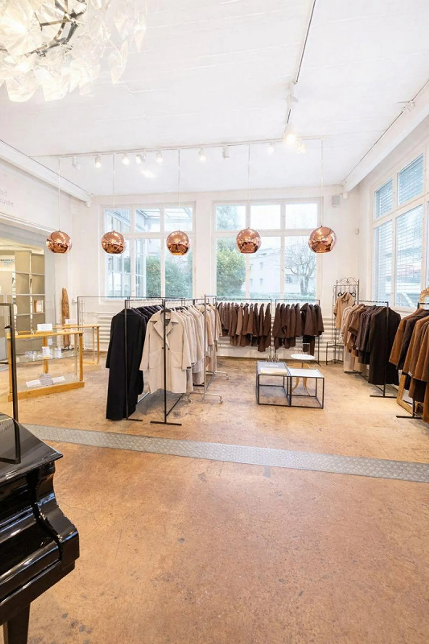 Spazio Commerciale Versatile in Affitto - Foto 3 di 13