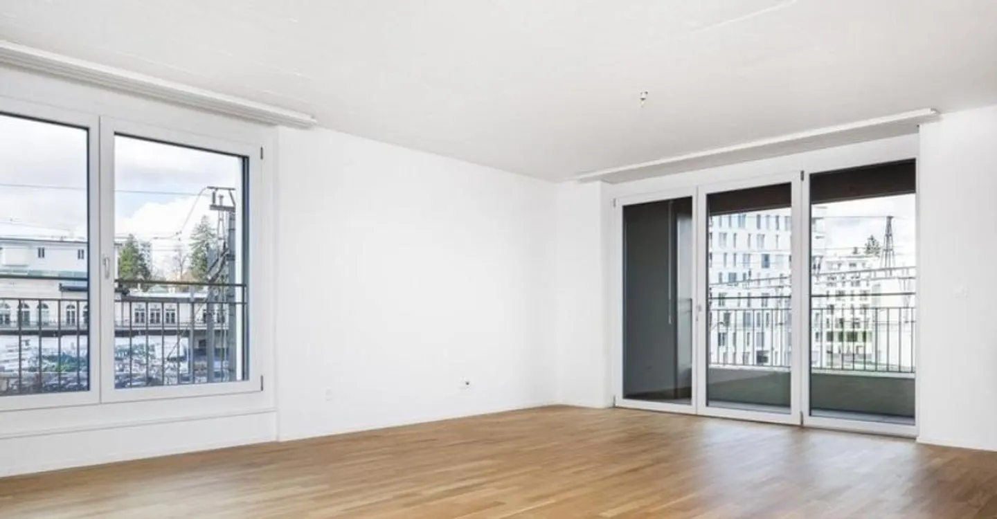 To seize! Ideally located near the Fribourg train station! - Photo 2 of 5