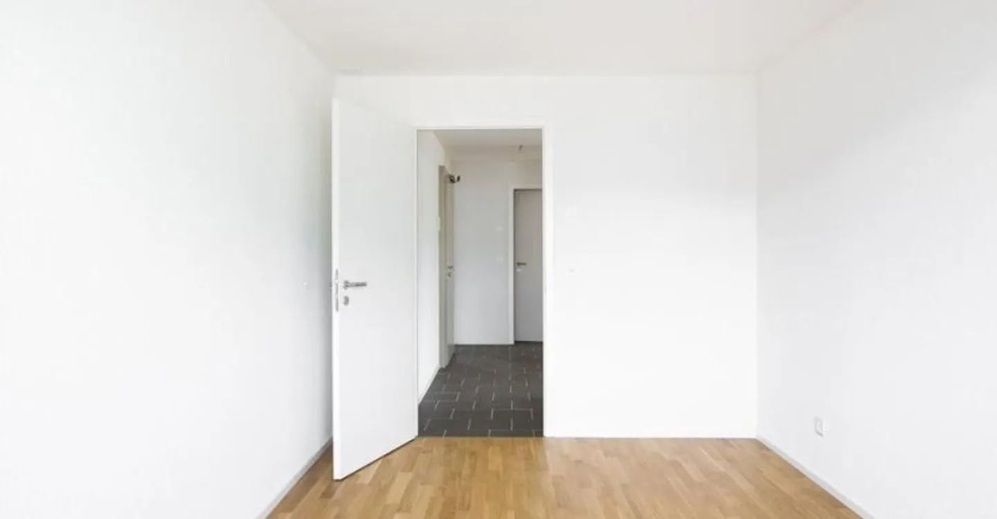 To seize! Ideally located near the Fribourg train station! - Photo 3 of 5