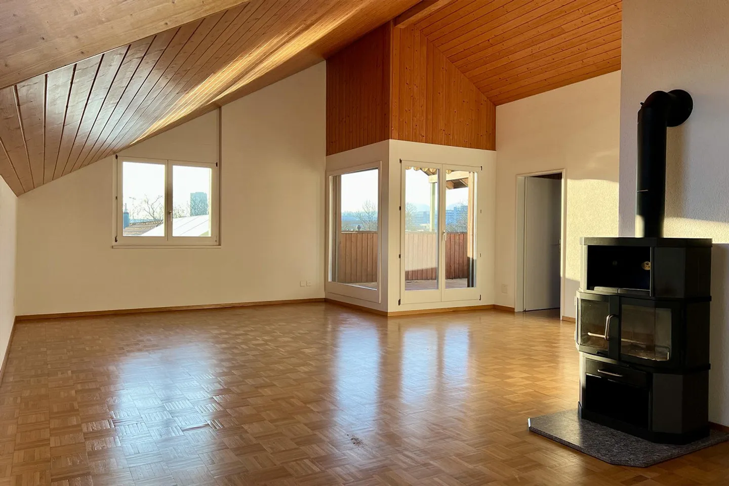 6.5-Zimmer Dachwohnung (186 m²) in Aarau Rohr – ruhige Lage, mit Weits - Foto 1 von 7