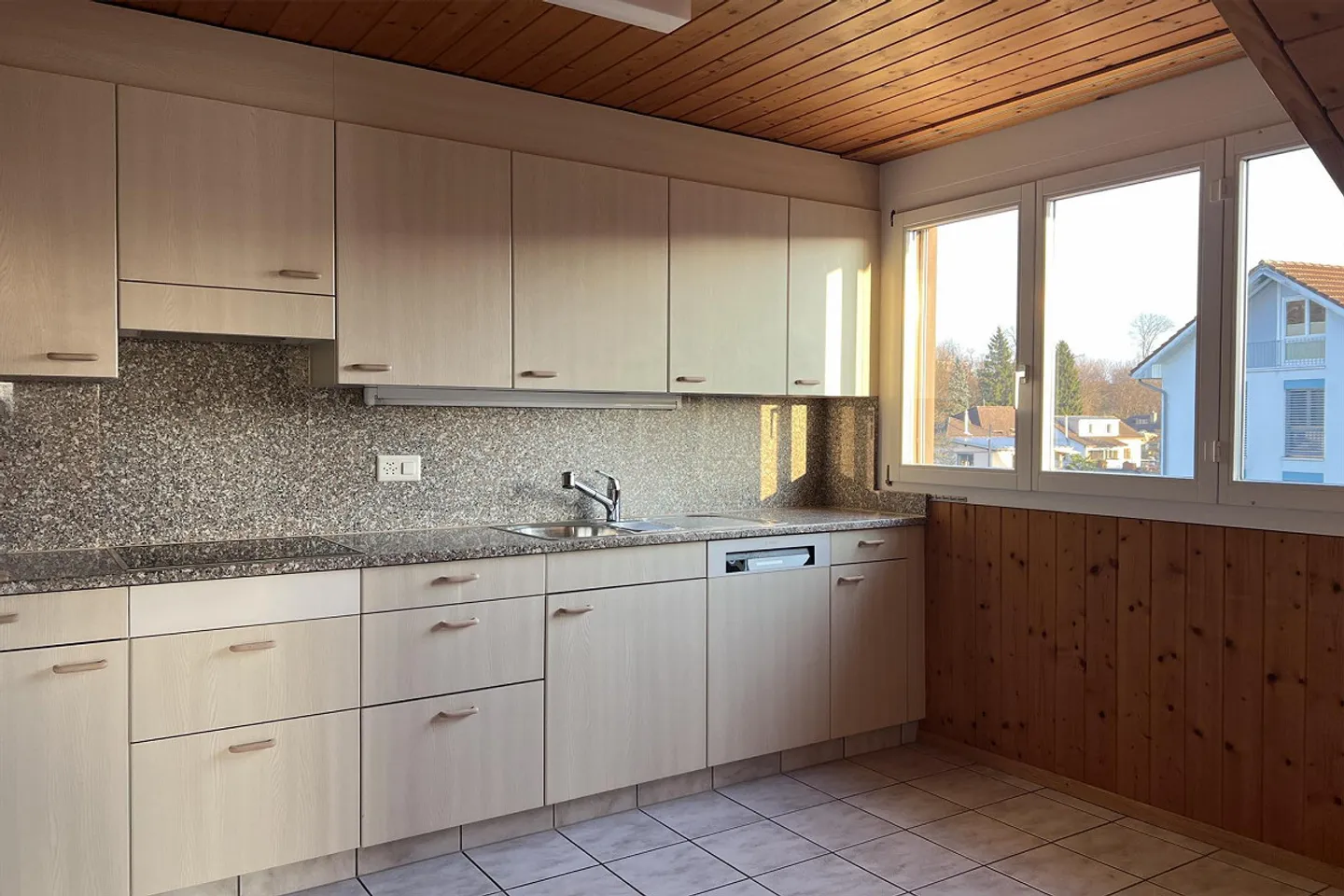 6.5-Zimmer Dachwohnung (186 m²) in Aarau Rohr – ruhige Lage, mit Weits - Foto 6 von 7