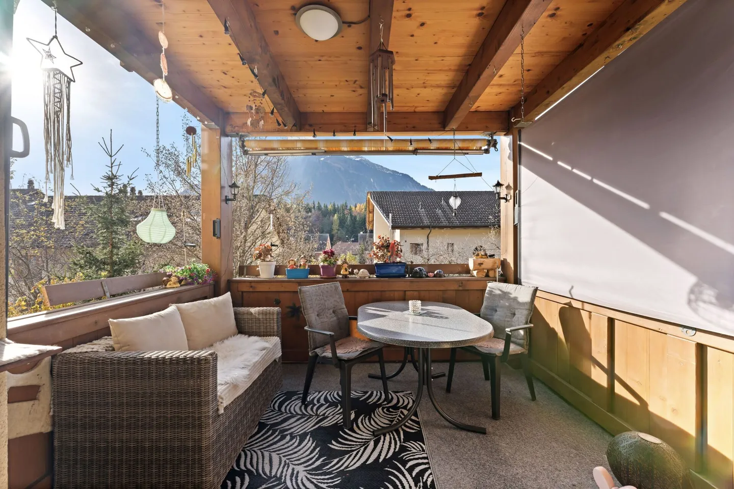 La tua nuova casa a Spiez: Incantevole appartamento di 3,5 locali con balcone soleggiato - Foto 4 di 12