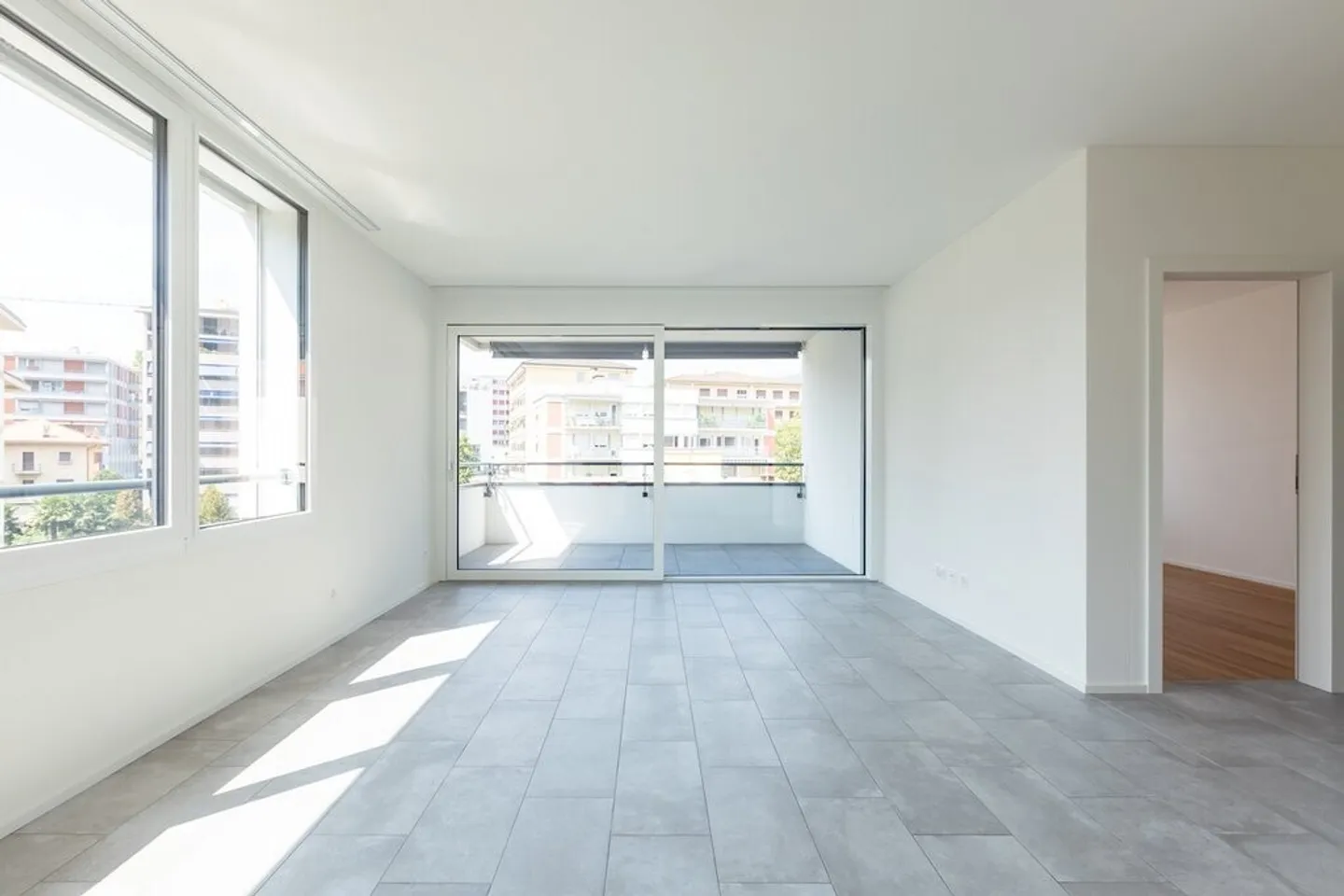 Appartamento moderno con giardino - Foto 3 di 9