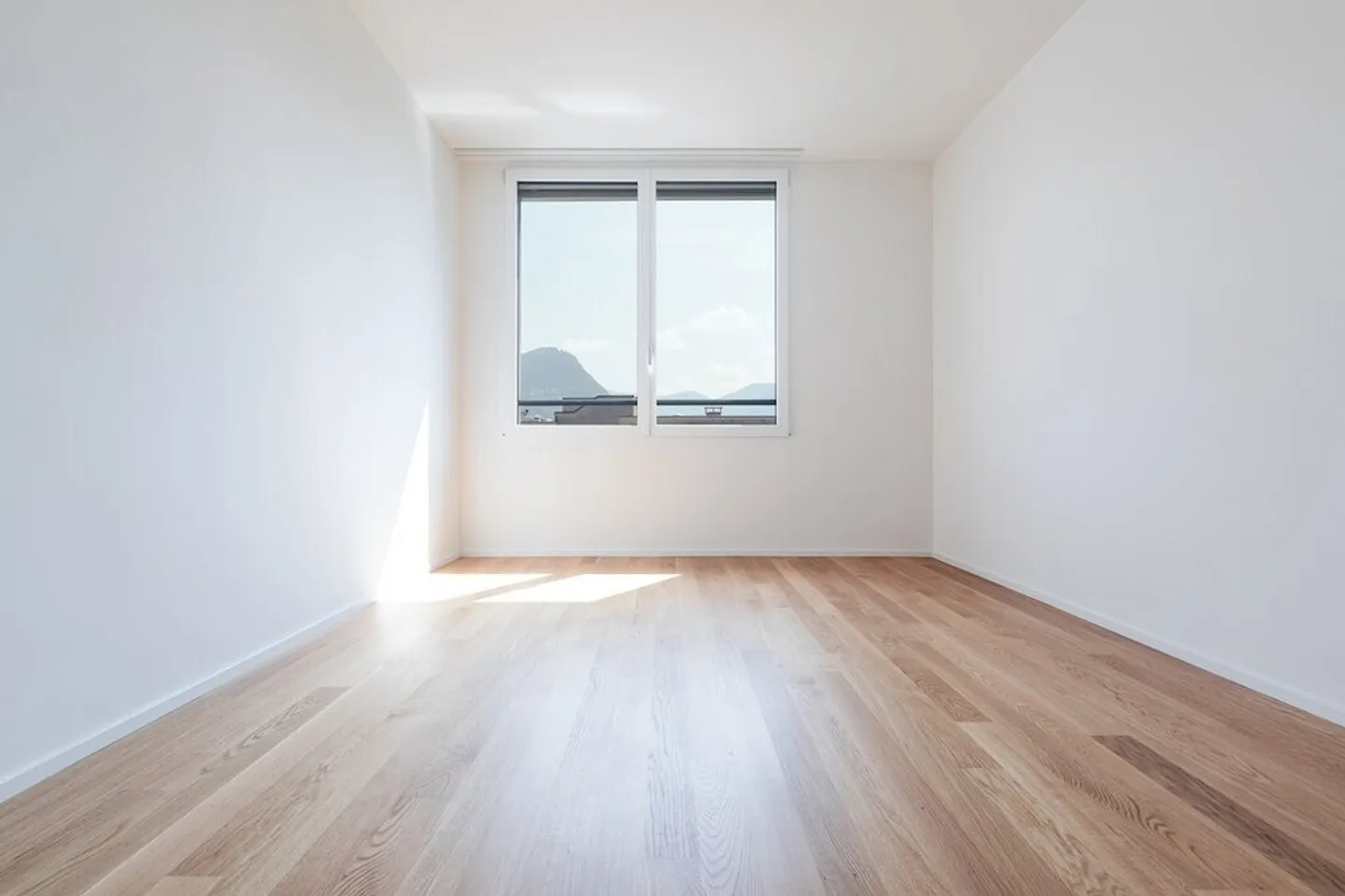 Appartamento moderno con giardino - Foto 5 di 9