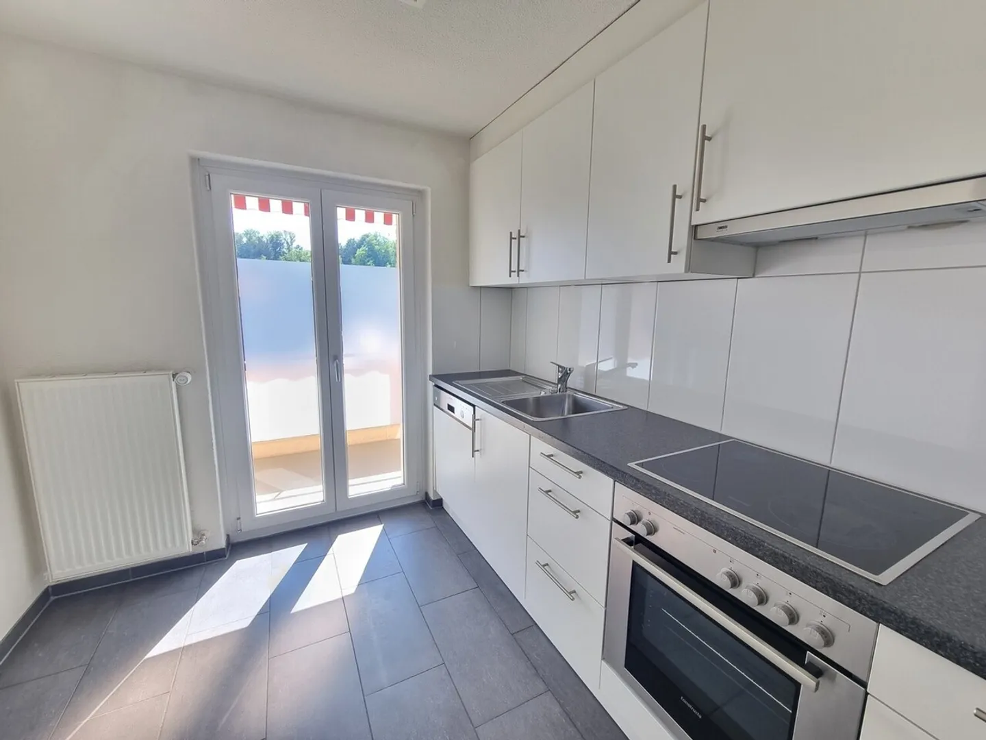 NUOVO appartamento moderno con 3 camere! - Foto 2 di 5