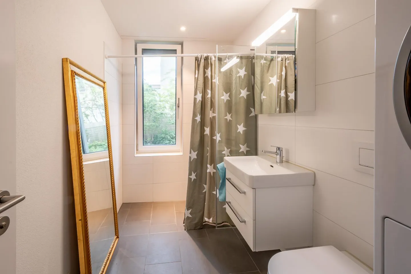 High-quality ground floor apartment with garden share near the lake - Photo 10 of 15